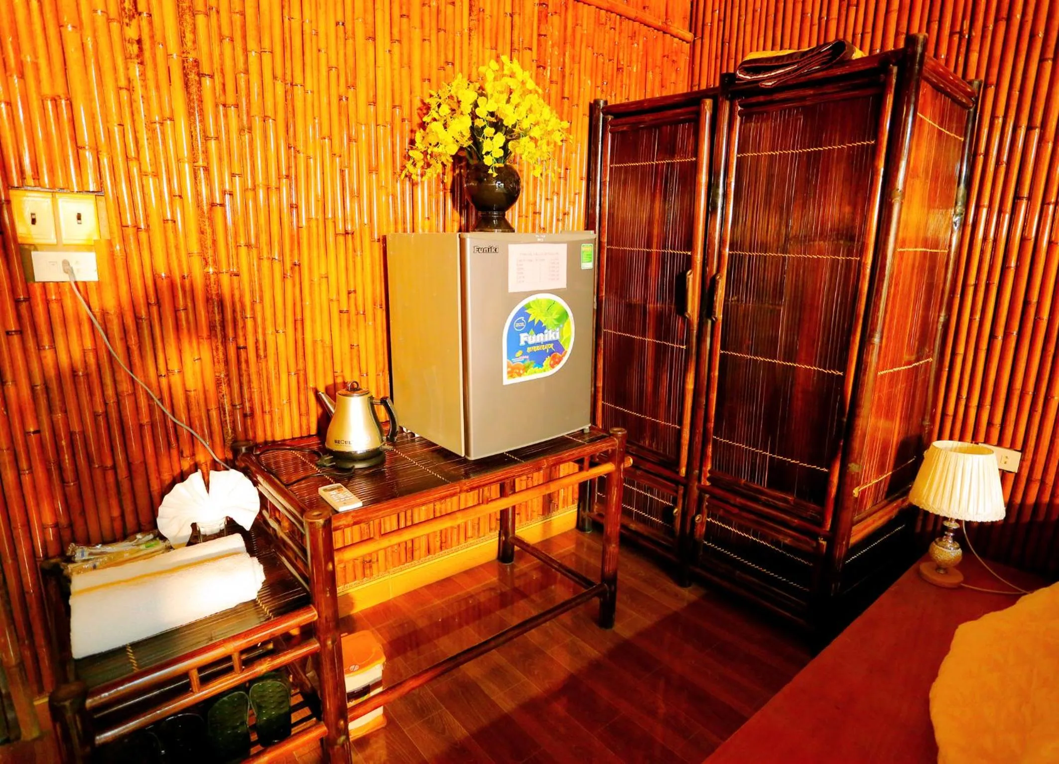 Decorative detail in Tam Coc Valley Bung