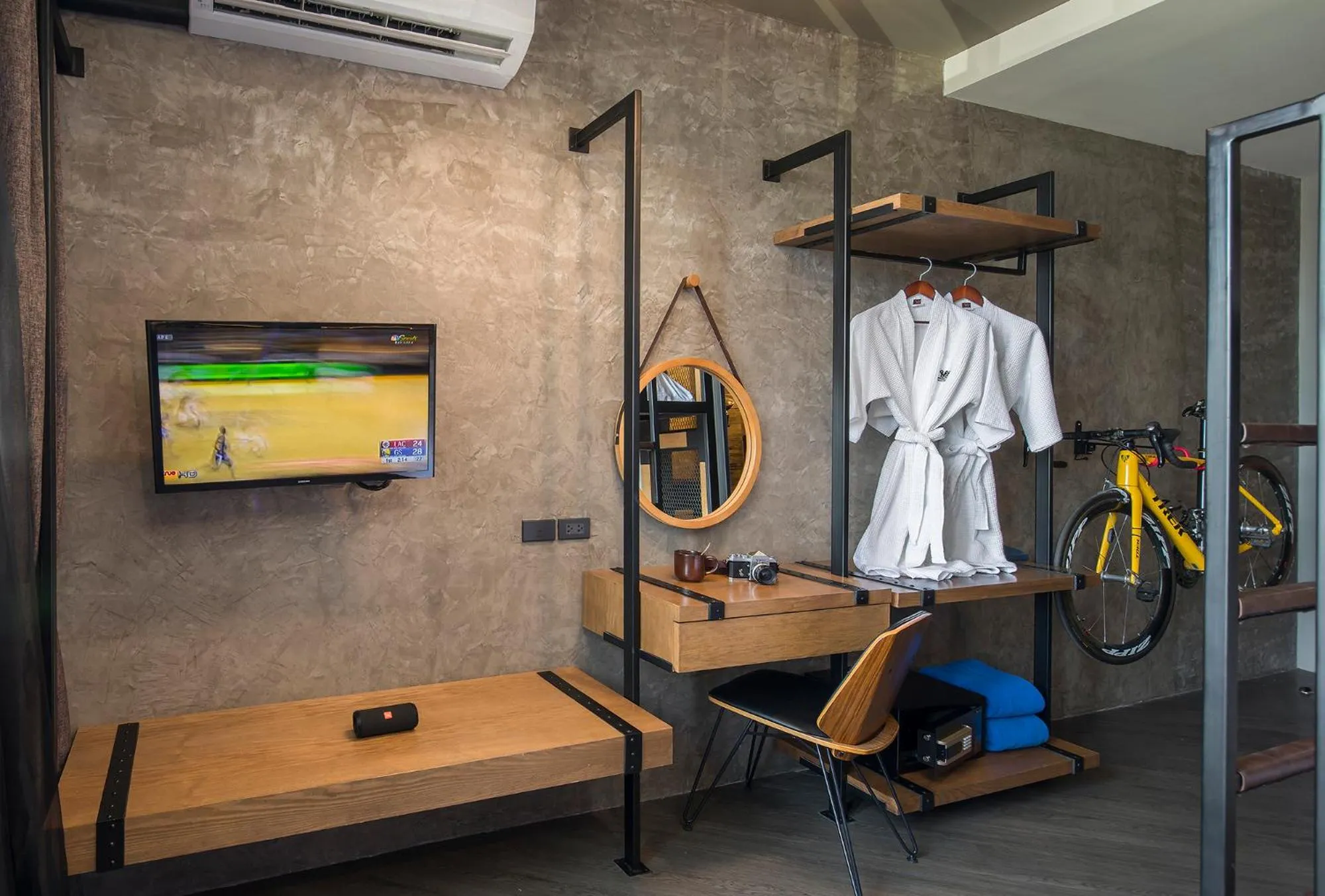 Bedroom in Wheeler Bed &Bike