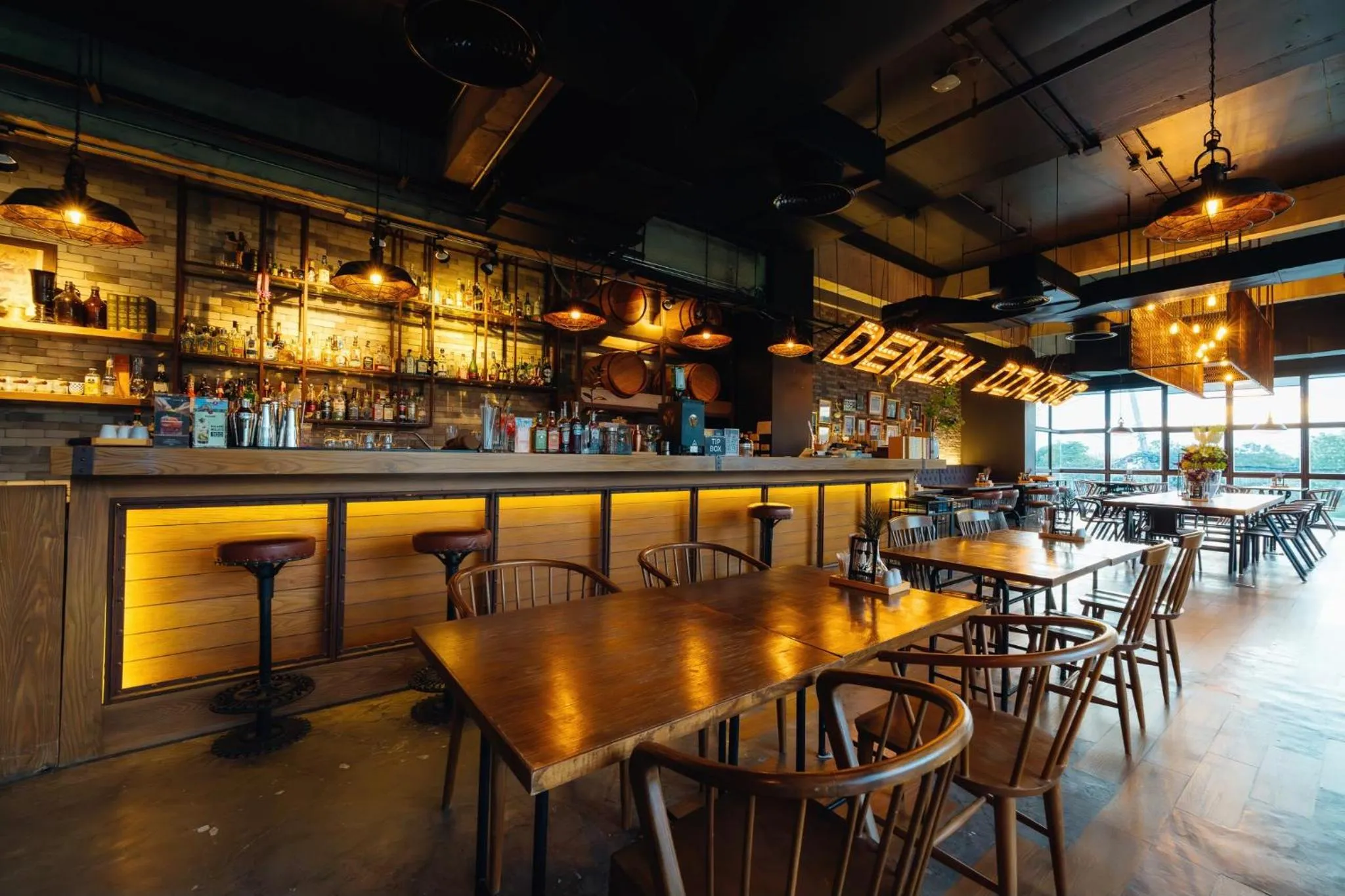 Restaurant/places to eat in Wheeler Bed &Bike