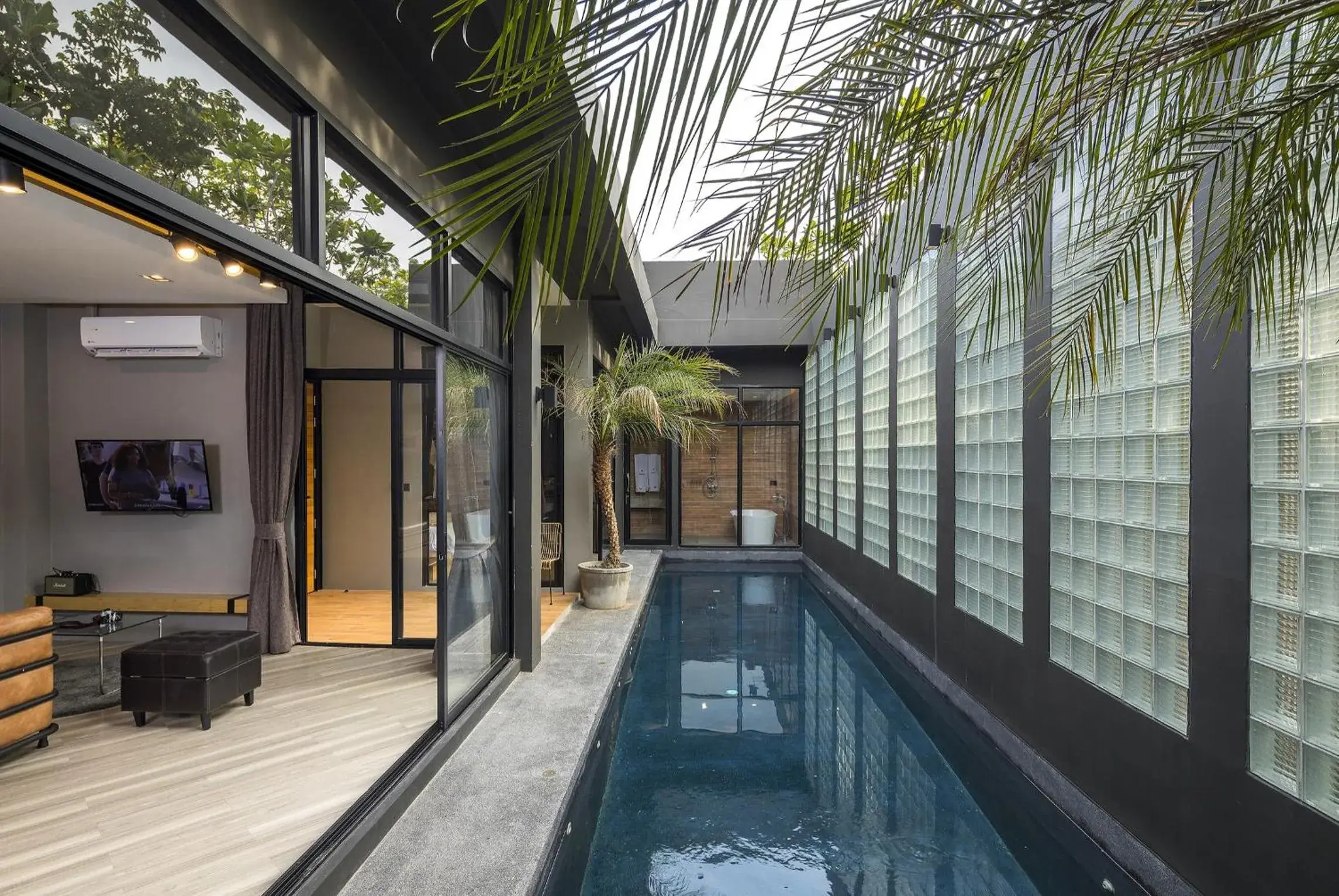 Swimming pool in Wheeler Bed &Bike Swimming pool in Wheeler Bed &Bike