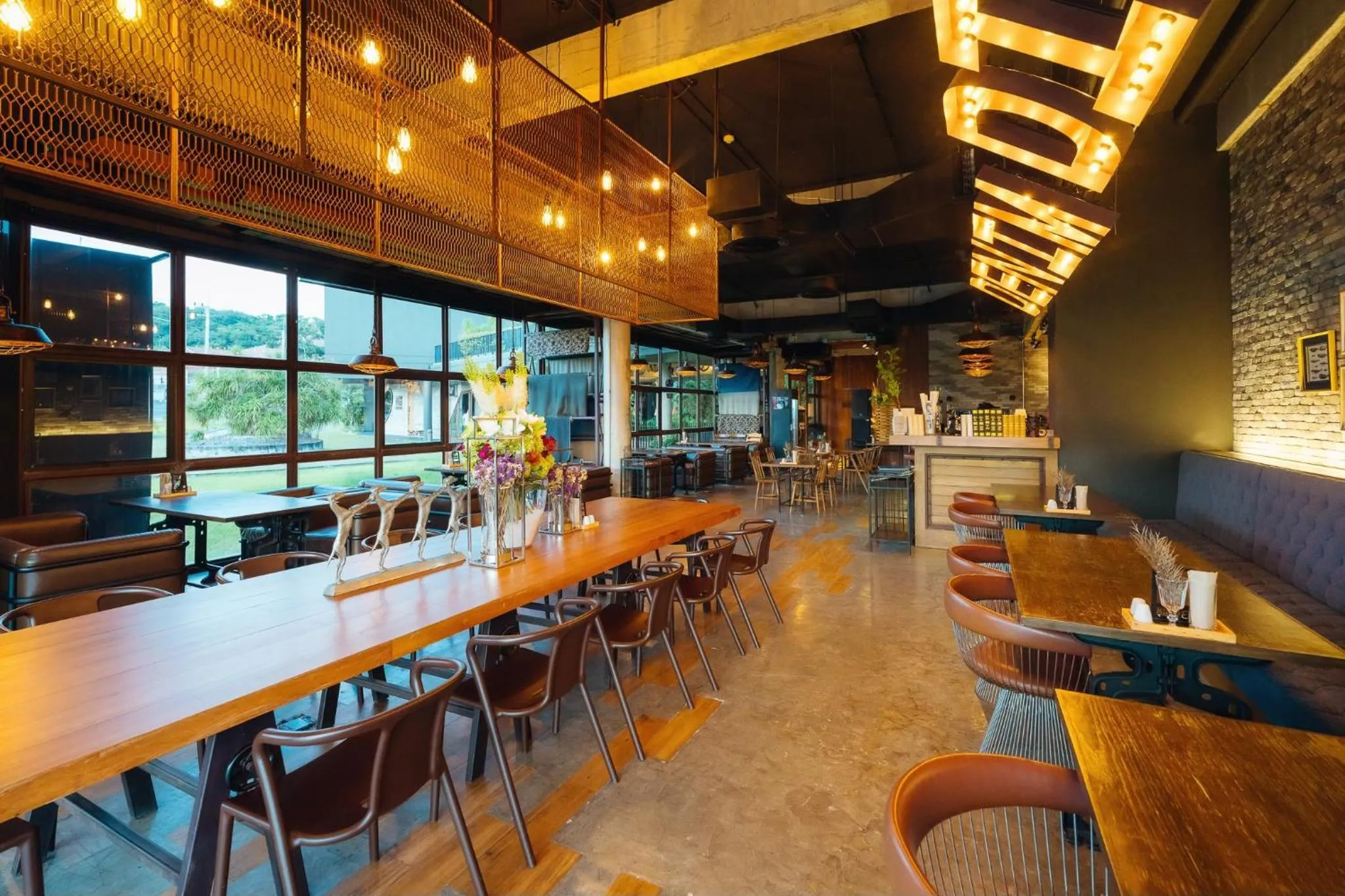 Restaurant/places to eat in Wheeler Bed &Bike