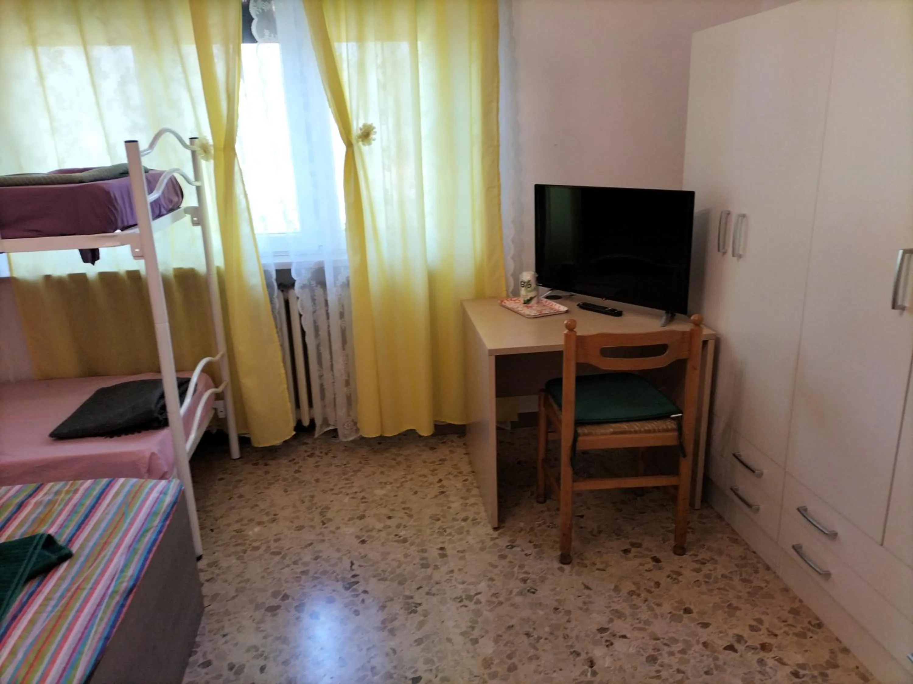 Bedroom, Bed in NOEMI & JULIENNE