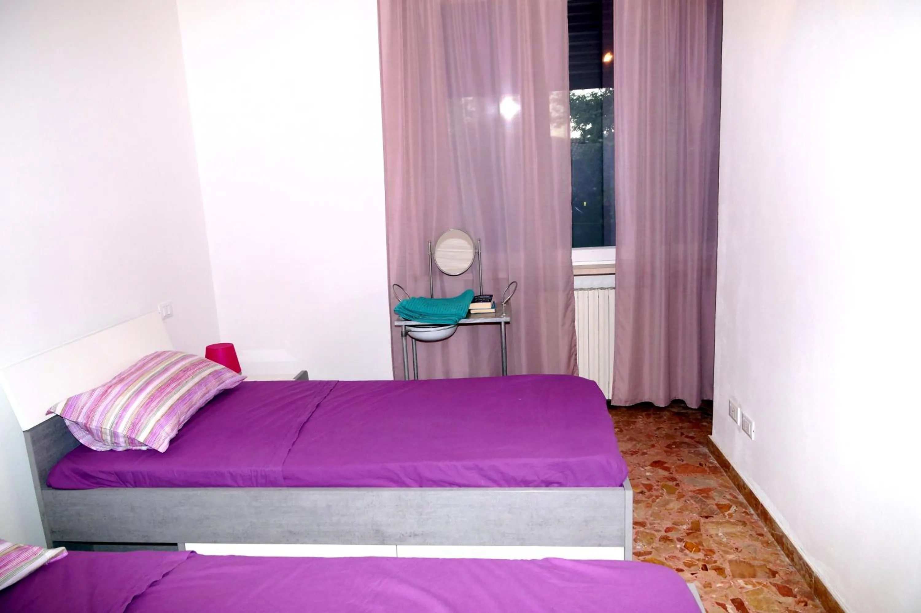 Bed in NOEMI & JULIENNE