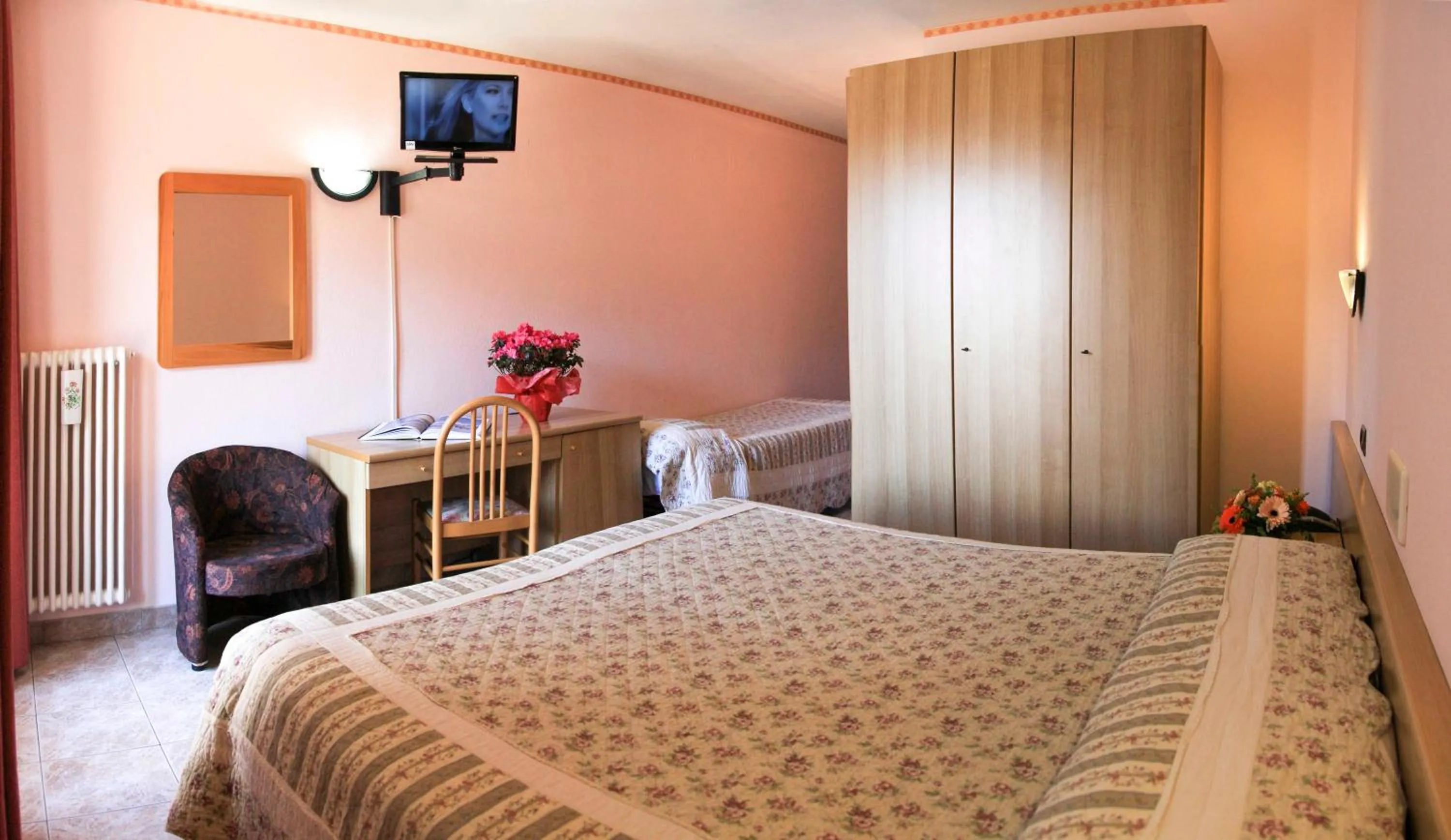 Garden view, Bed in Hotel Les Saisons