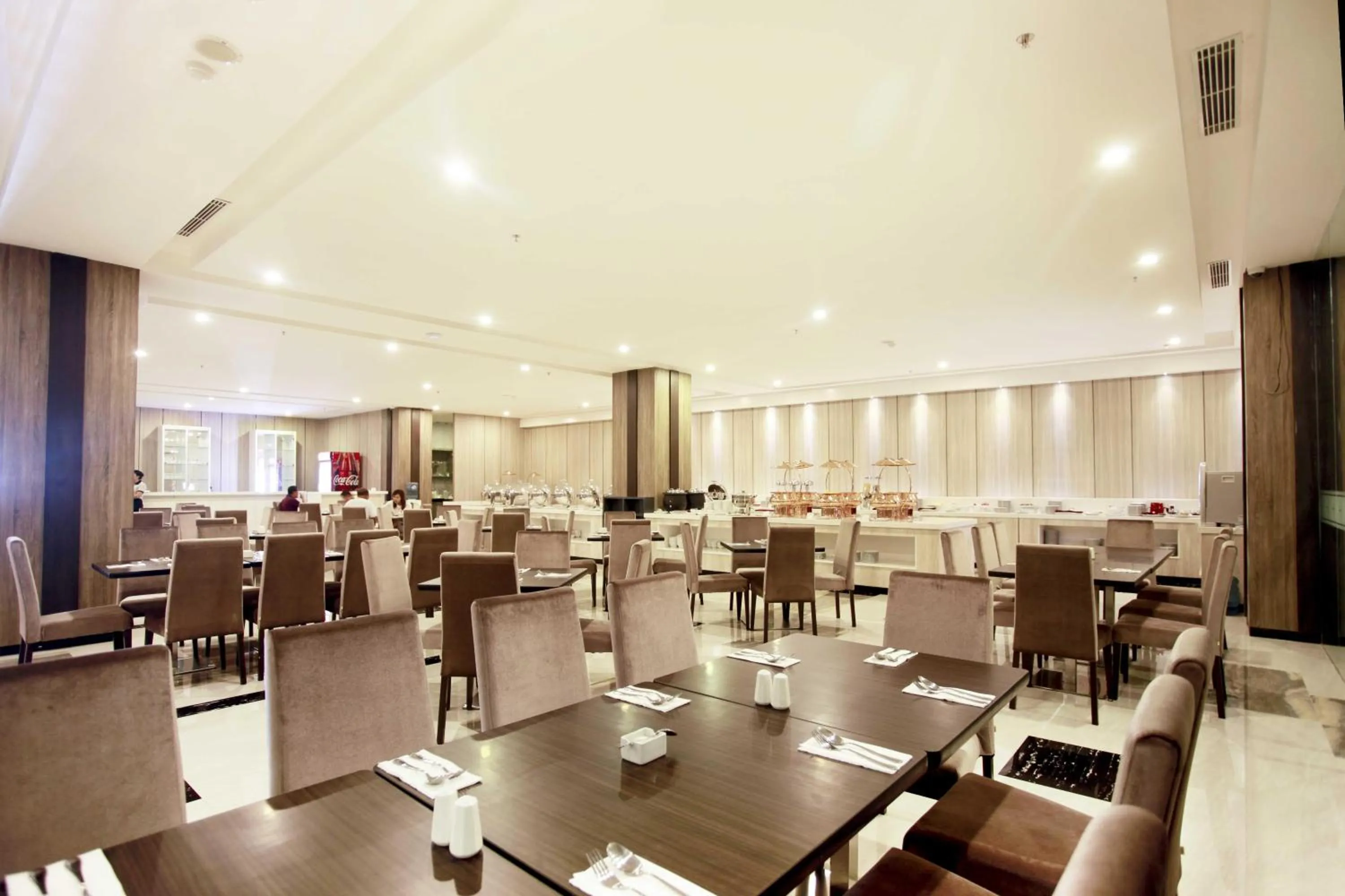 Restaurant/places to eat in Grand Karlita Hotel Purwokerto