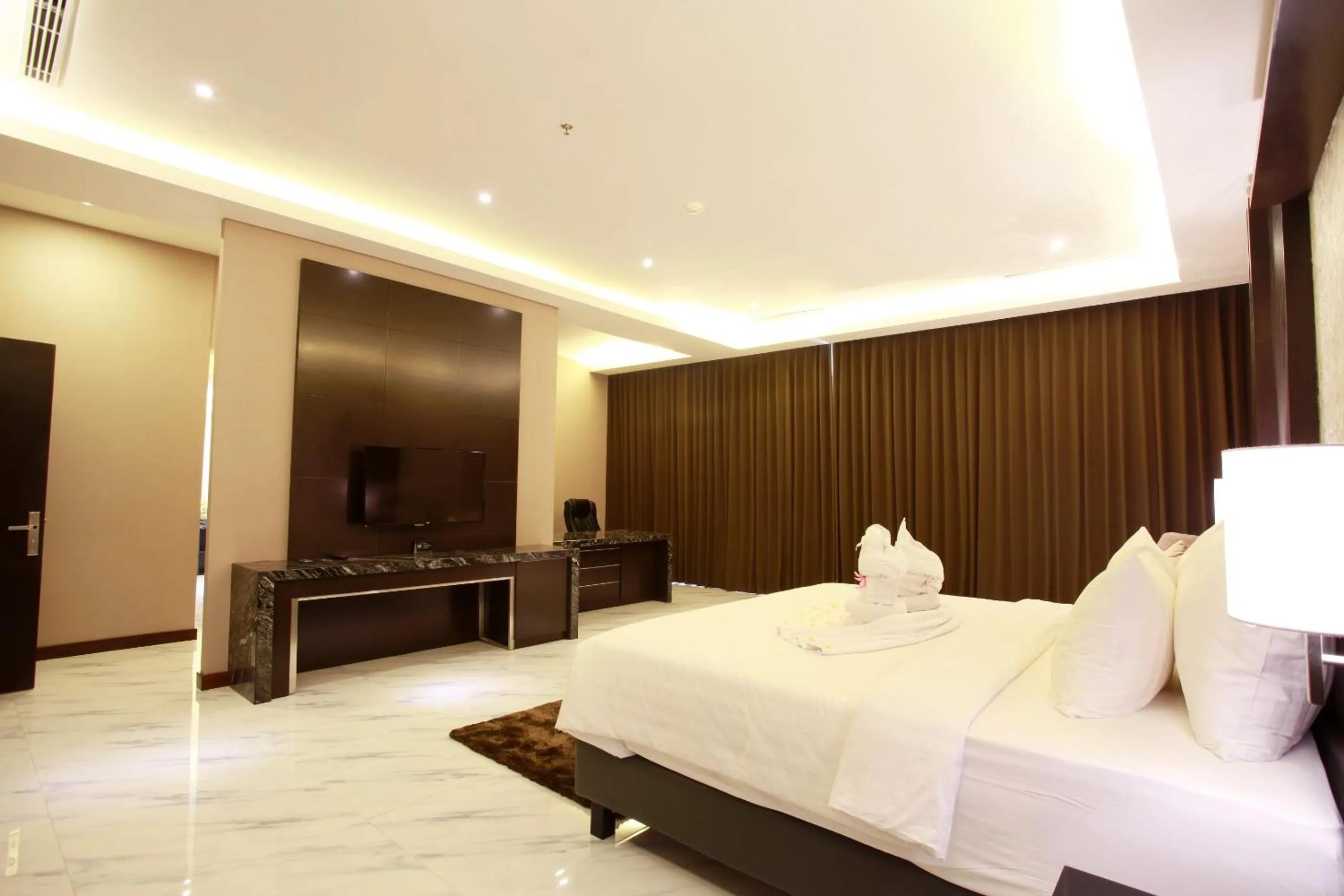 Bed in Grand Karlita Hotel Purwokerto