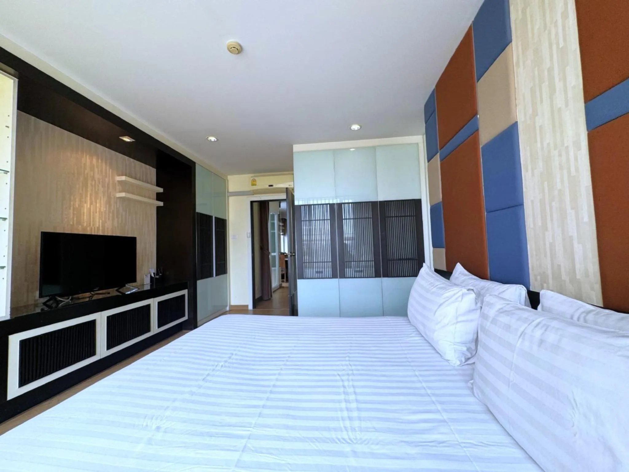 Bedroom, Bed in The Sunreno Hotel Bangkok