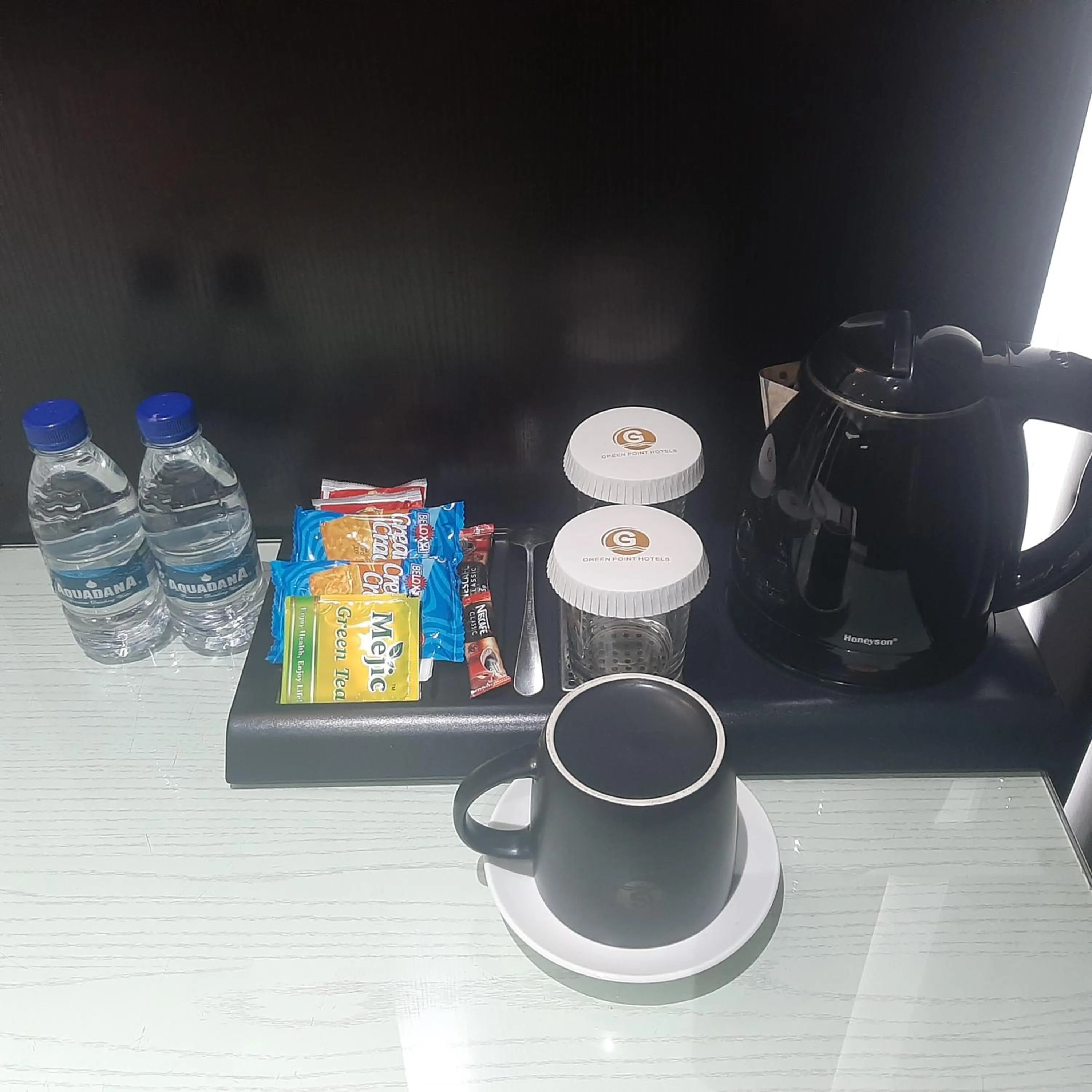 Coffee/tea facilities in GreenPoint Hotel