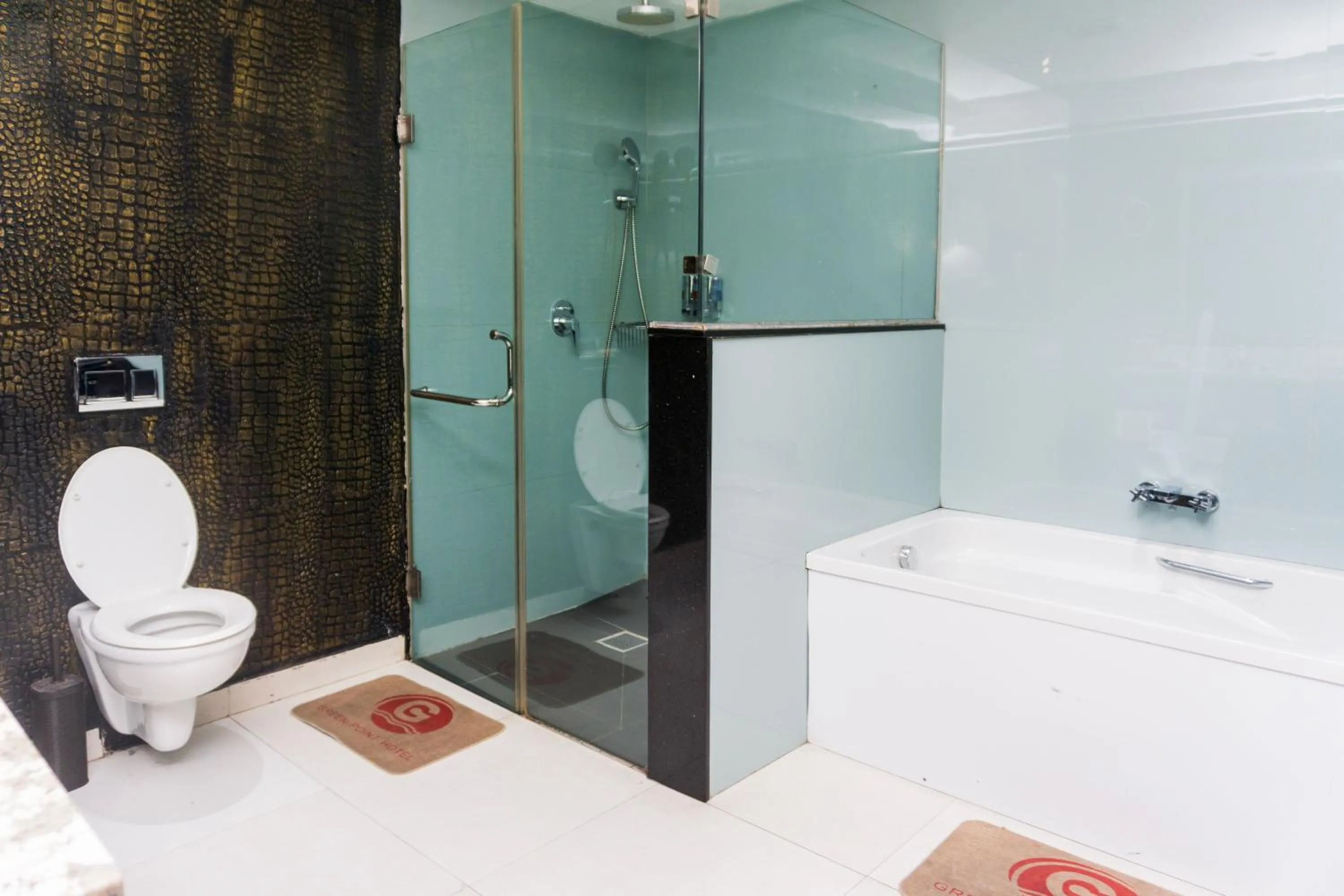 Shower in GreenPoint Hotel