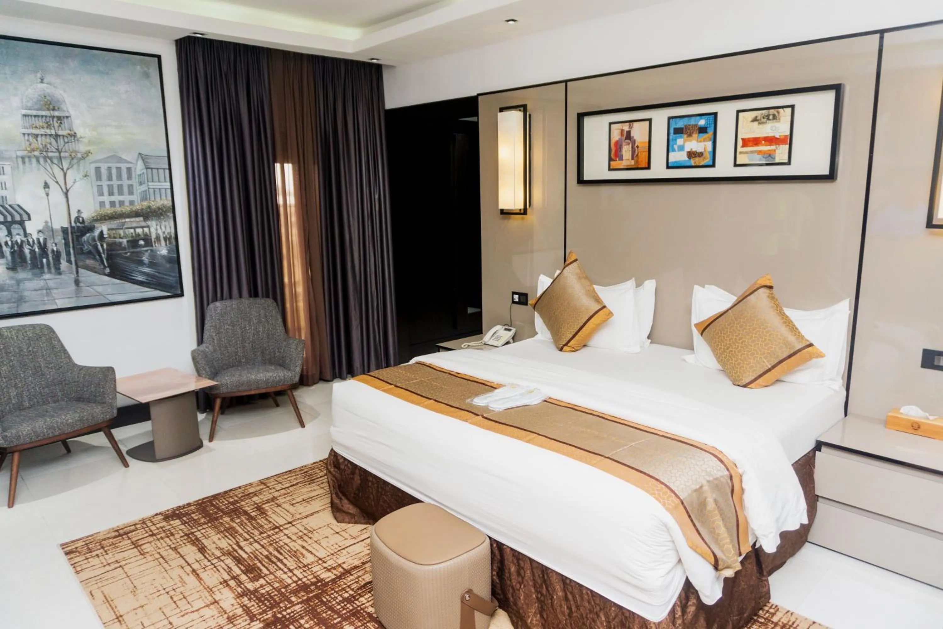 Bed in GreenPoint Hotel