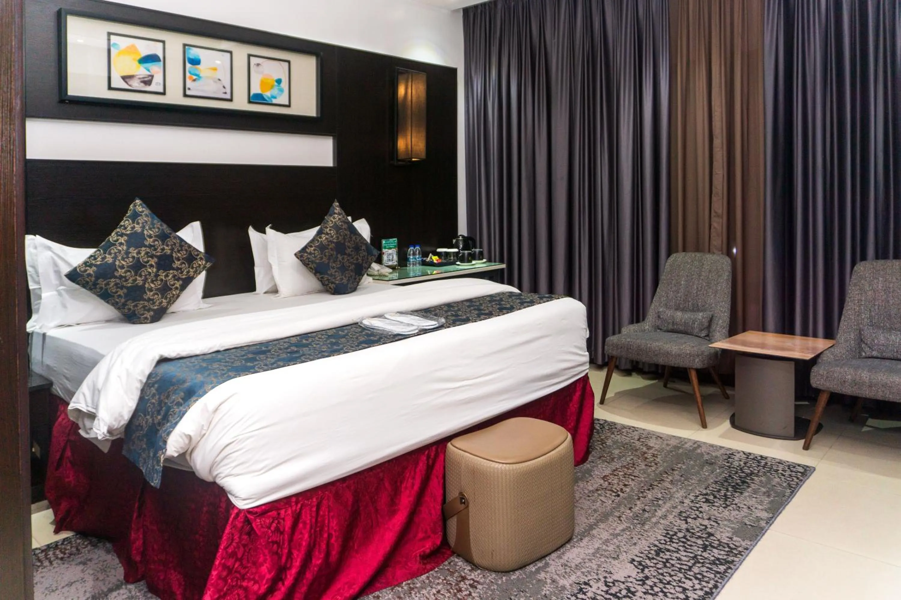 Bed in GreenPoint Hotel