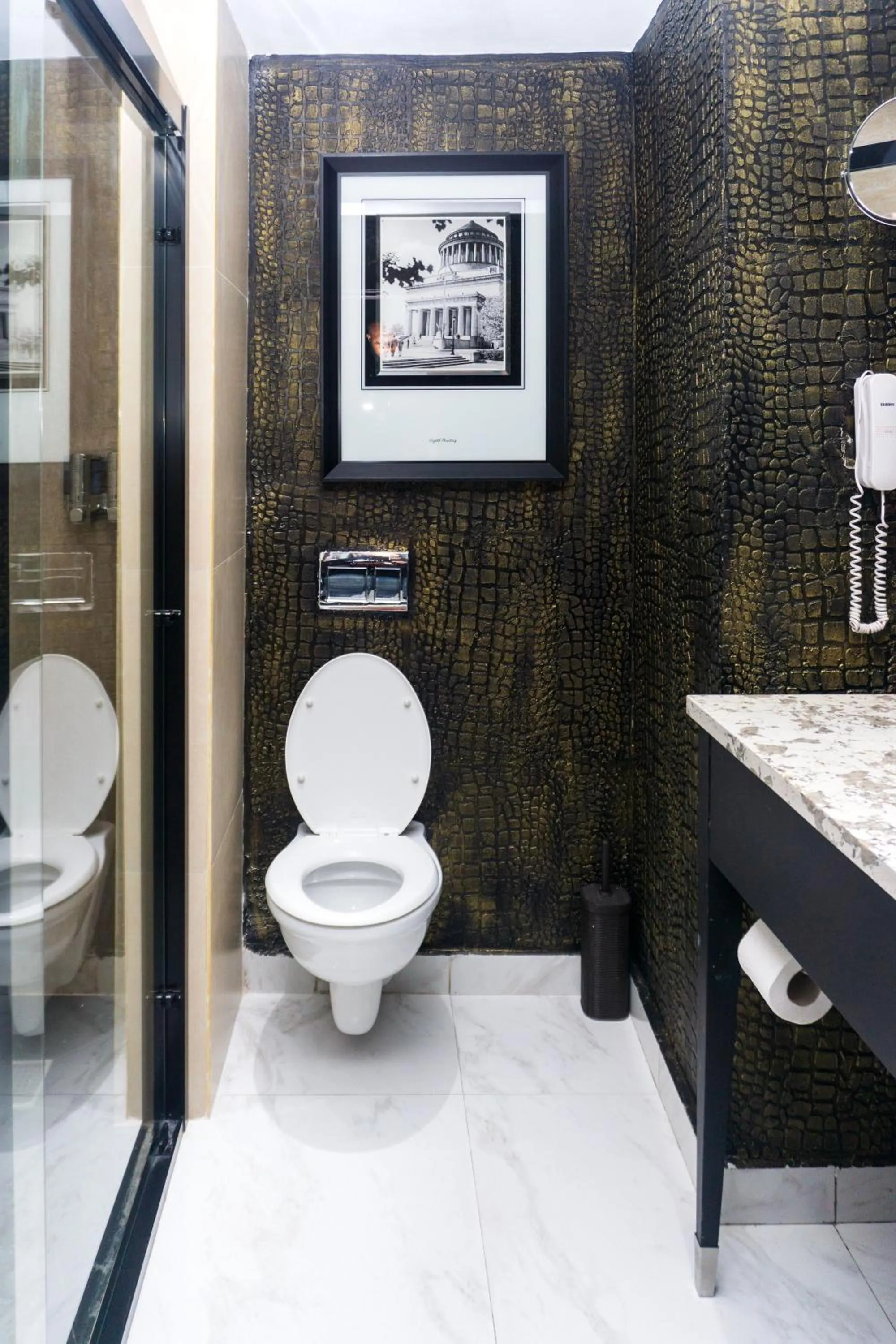 Toilet in GreenPoint Hotel