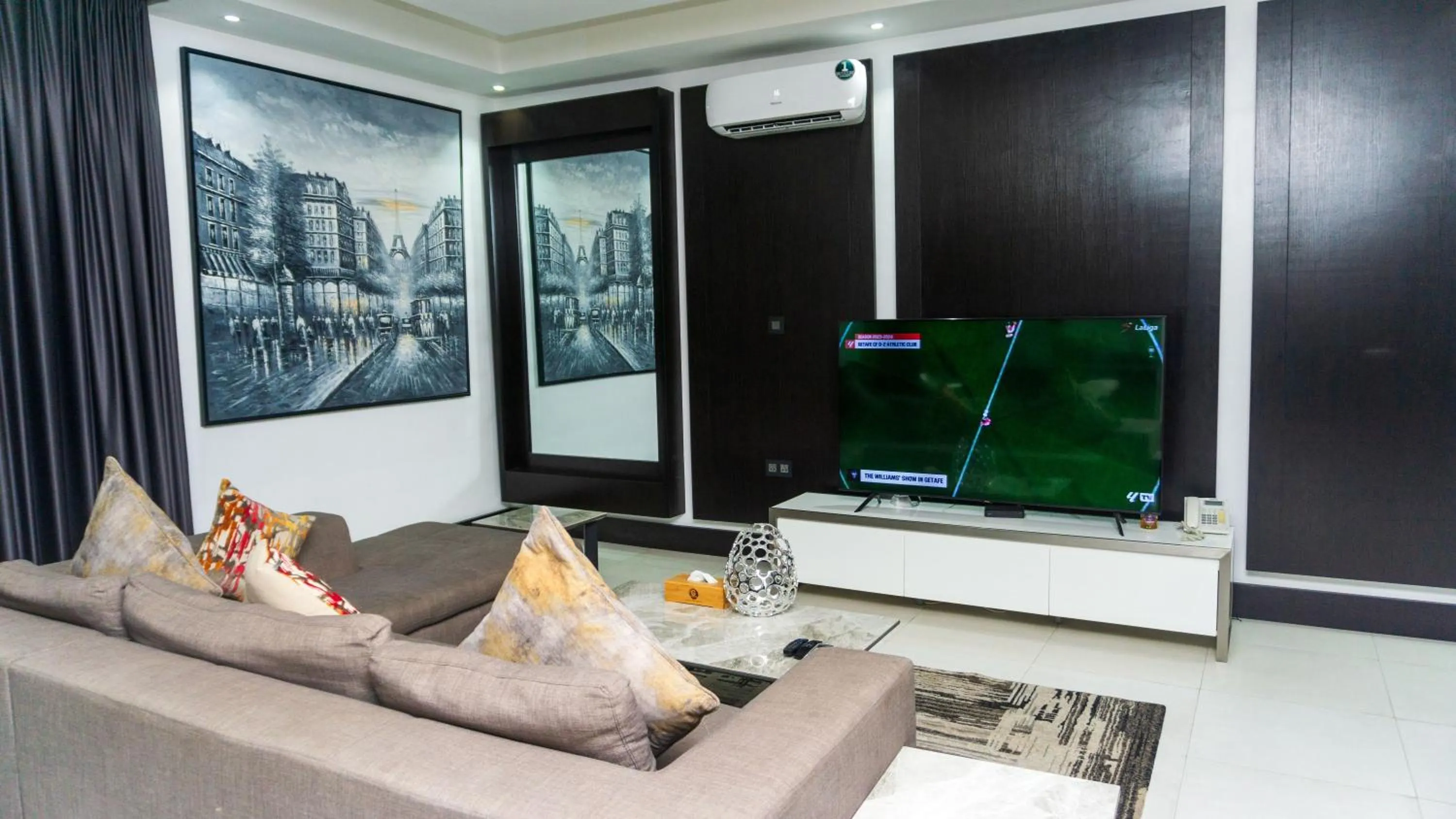 Seating area in GreenPoint Hotel