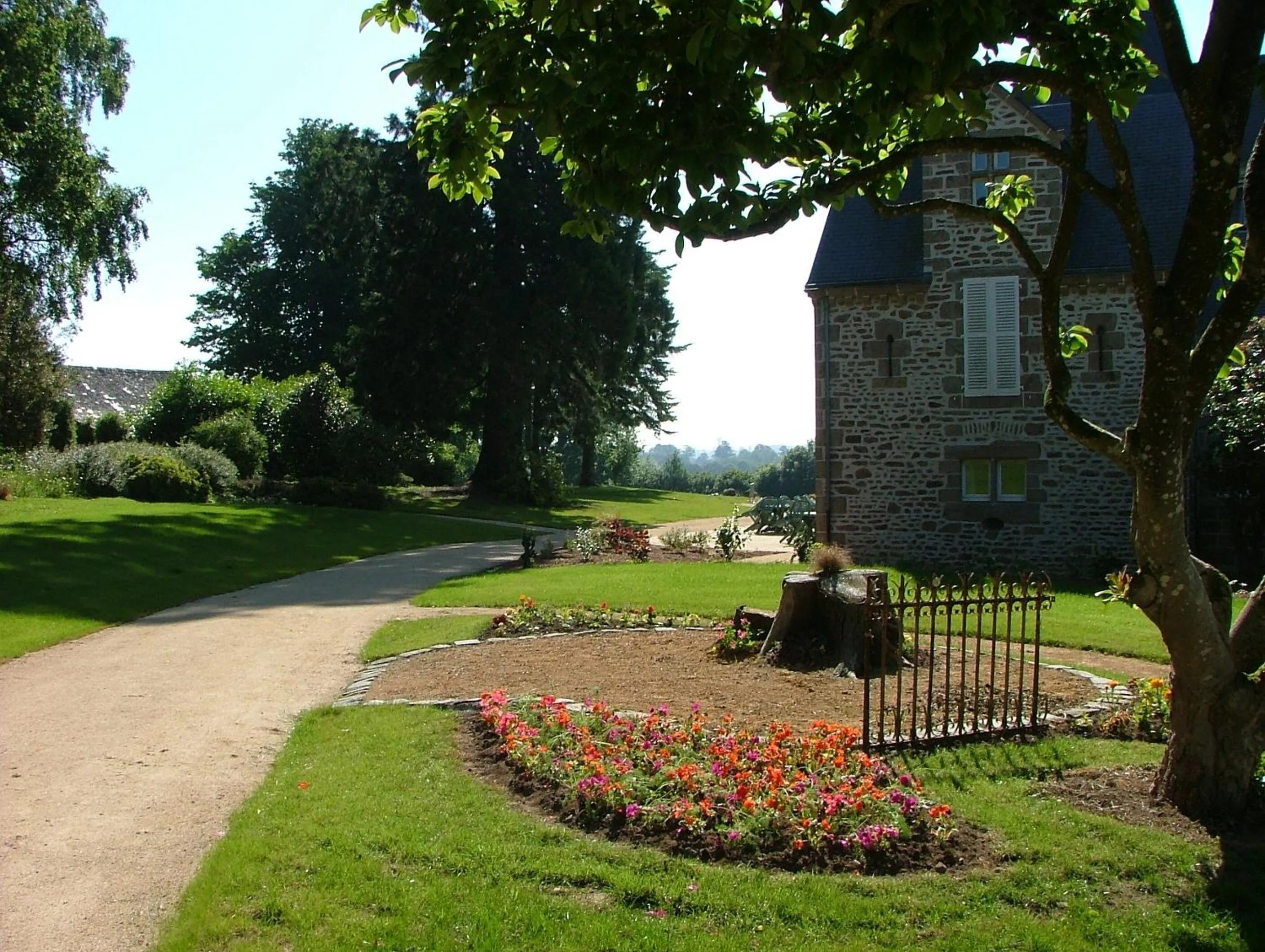 Property building in Château du Bourg