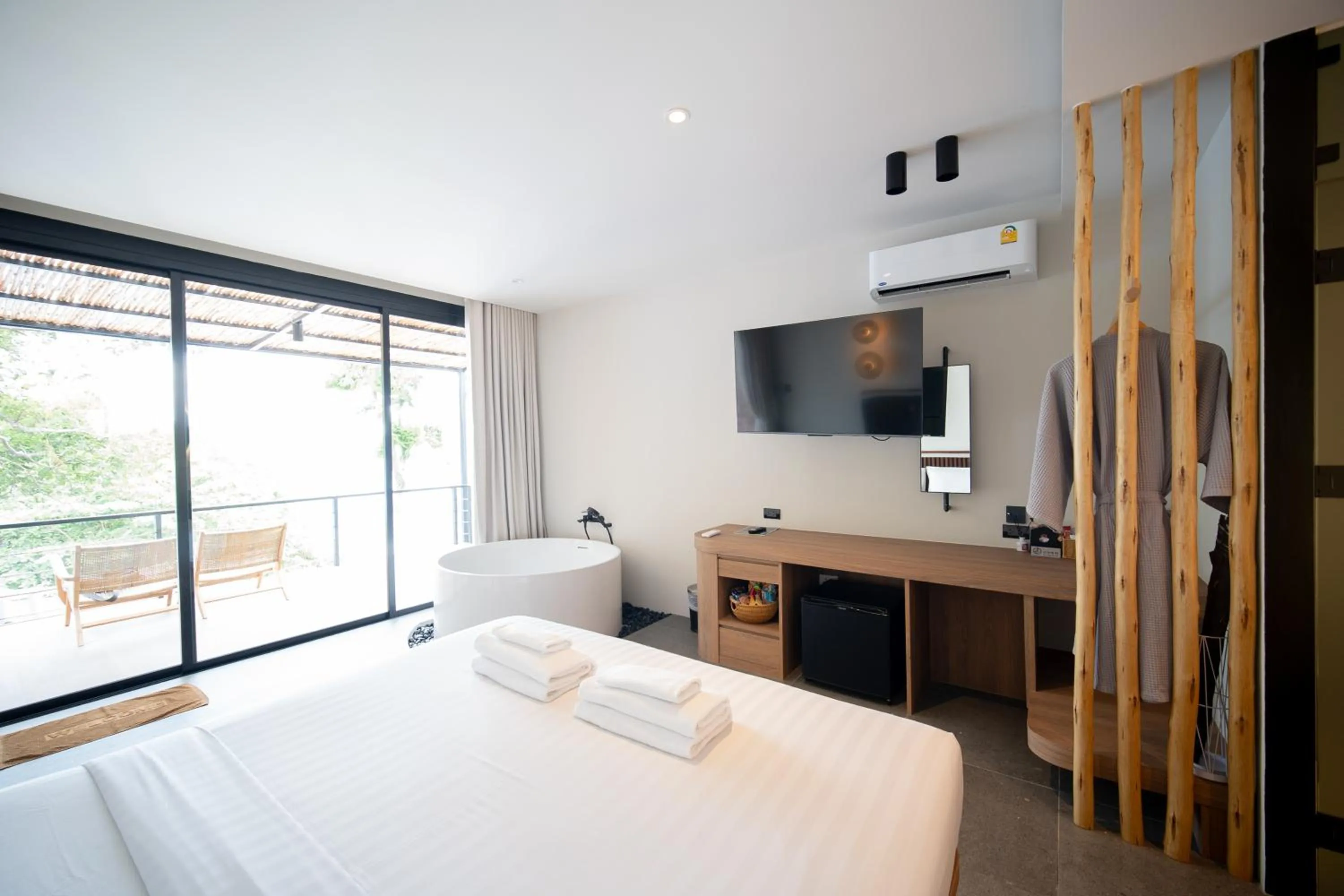 Bed in Sangthian Beach Resort