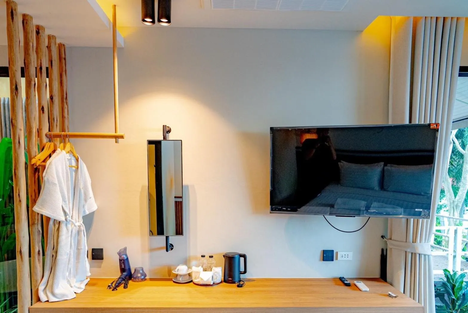 Bed in Sangthian Beach Resort