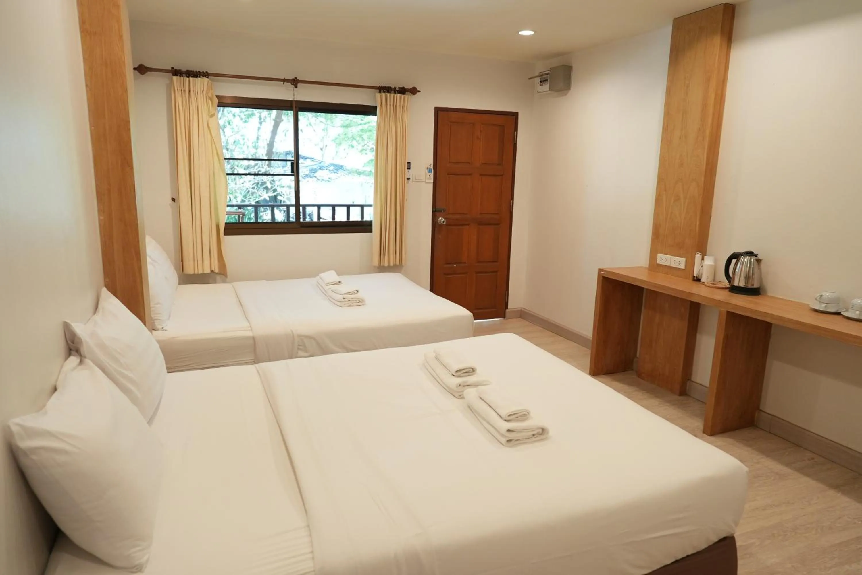 Bed in Sangthian Beach Resort