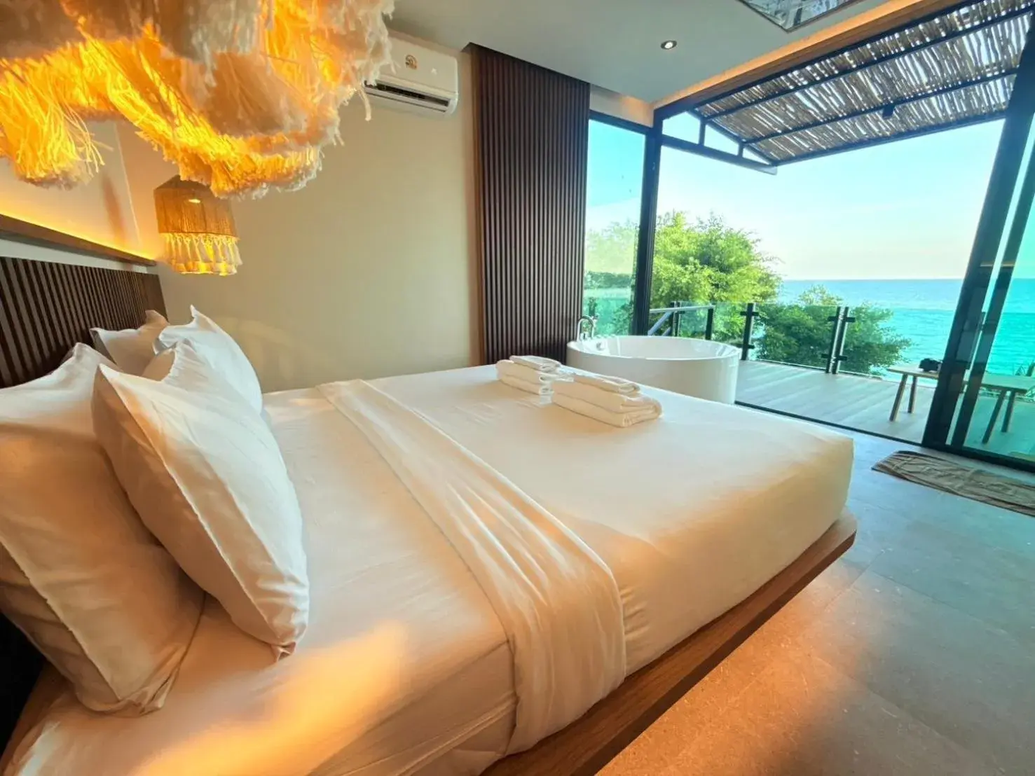 Bed in Sangthian Beach Resort Bed in Sangthian Beach Resort
