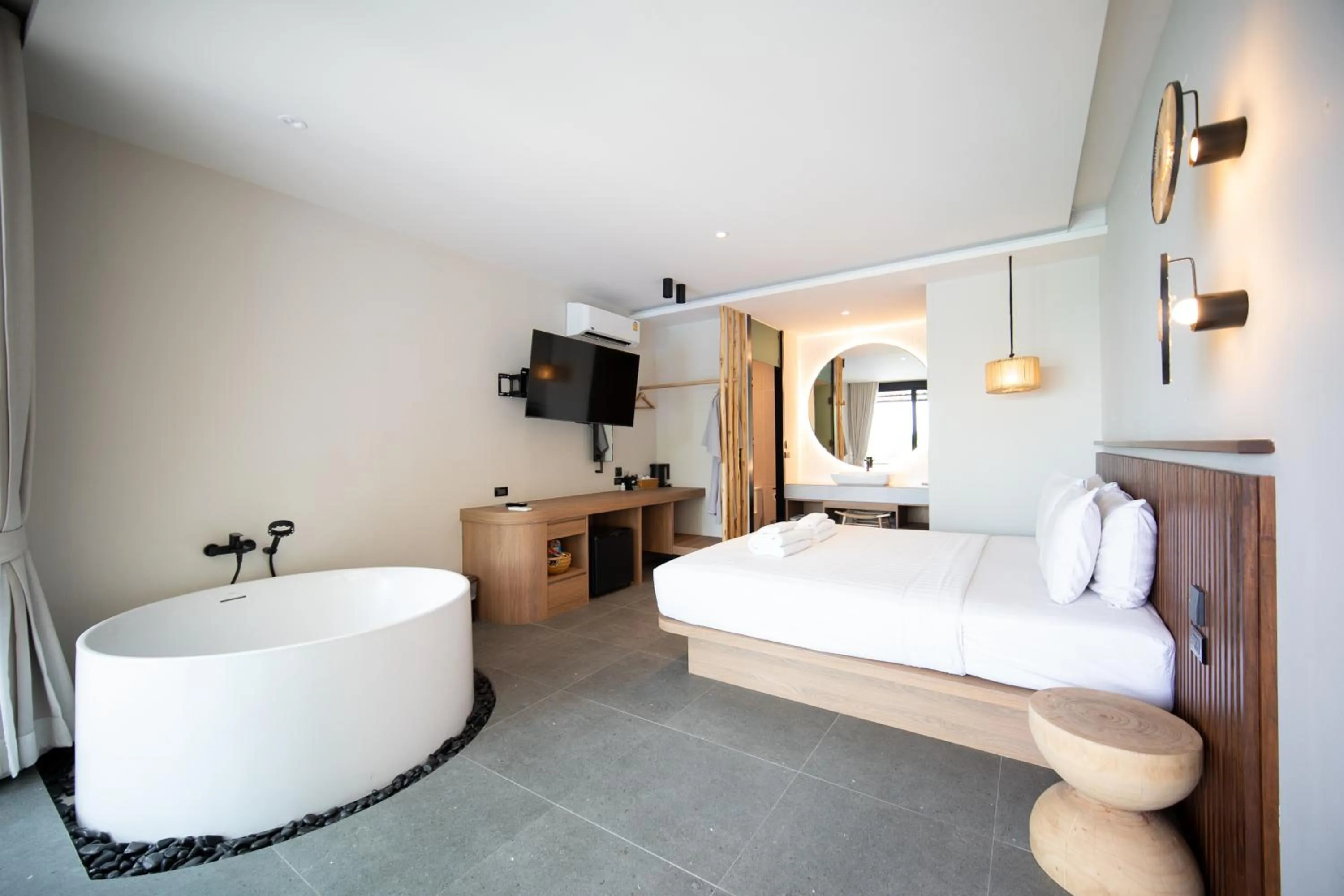 Bed in Sangthian Beach Resort