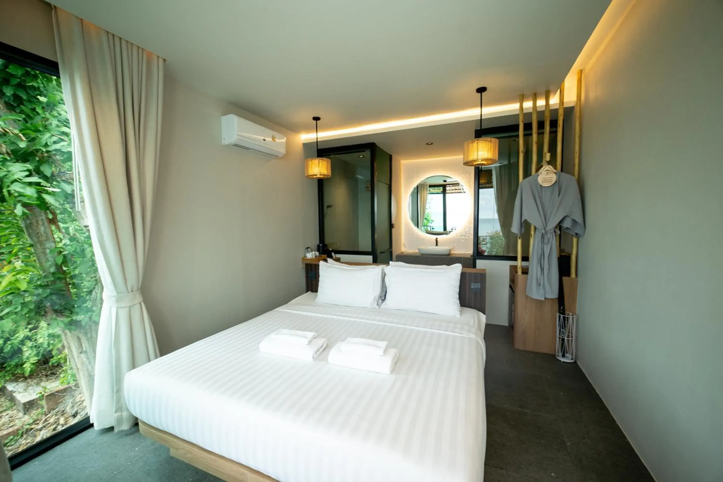 Bed in Sangthian Beach Resort Bed in Sangthian Beach Resort