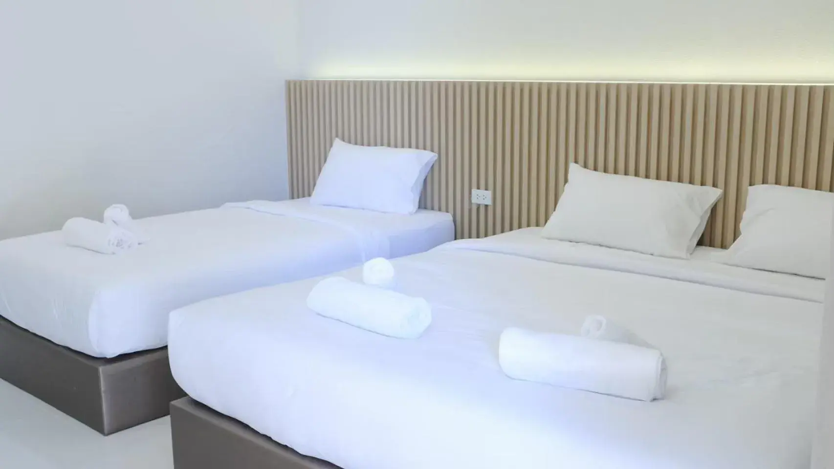 Deluxe King Room in Sangthian Beach Resort Deluxe King Room in Sangthian Beach Resort