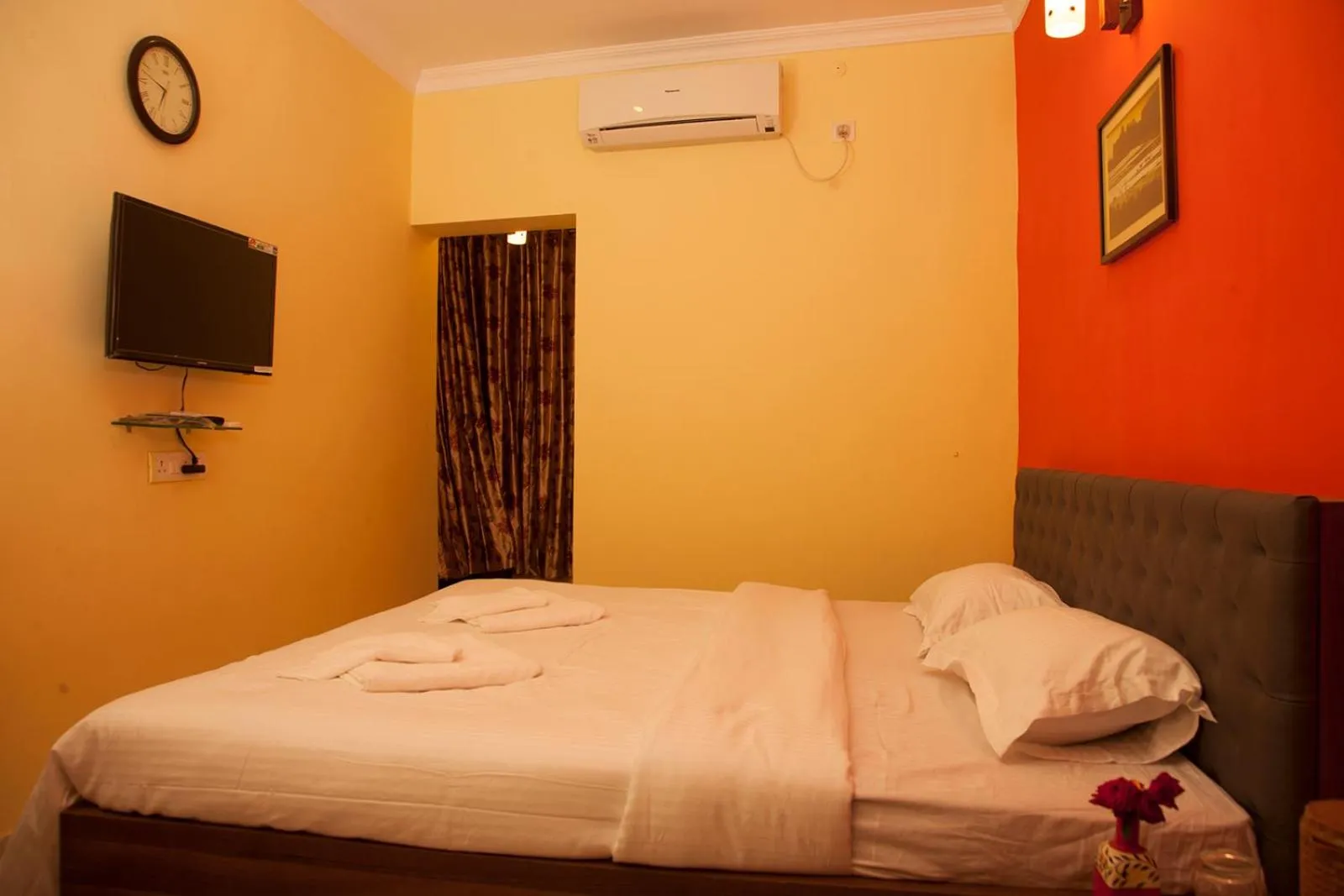 Bed in Om Sai Villa Guesthouse