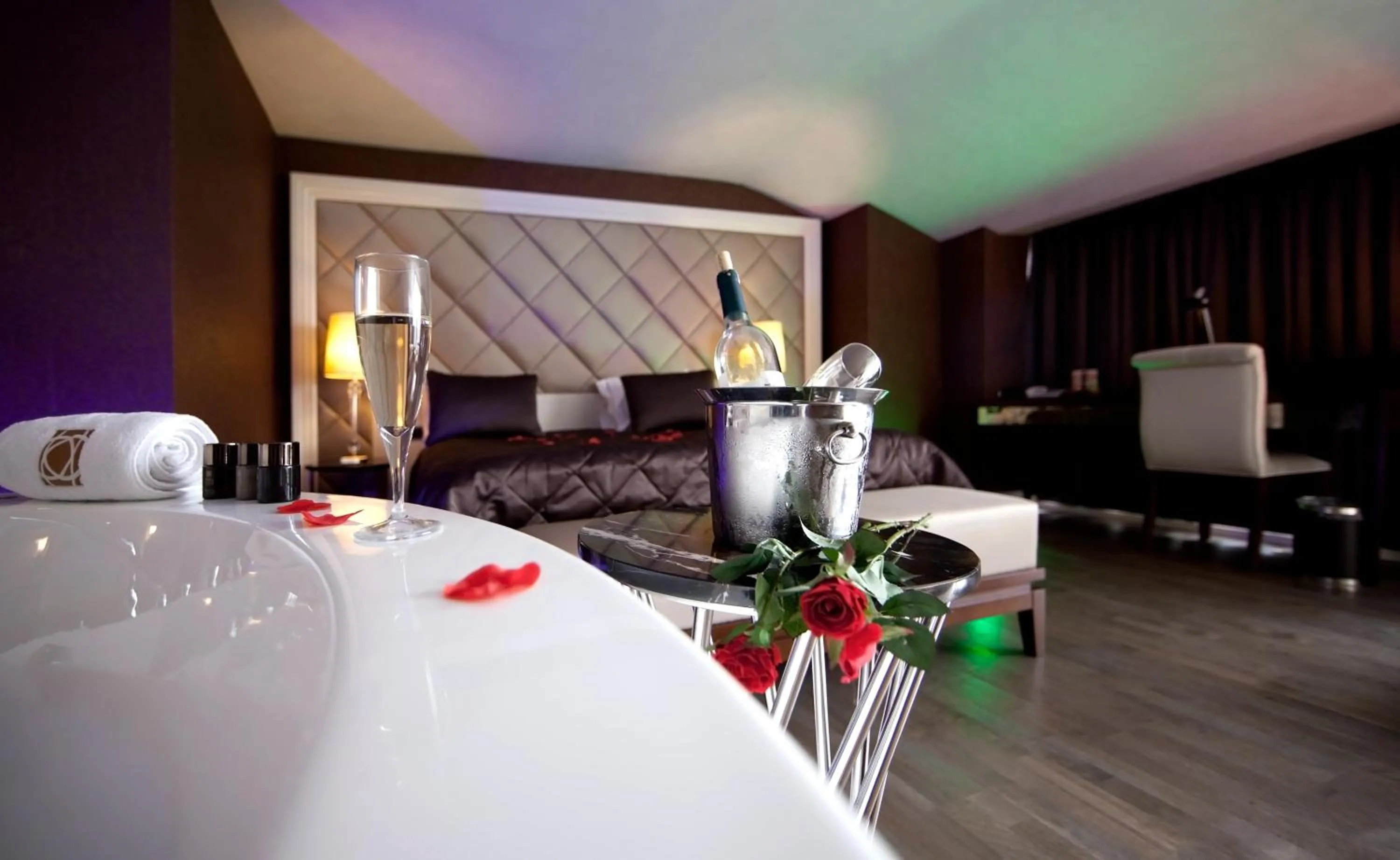 Bed in Taba Luxury Suites and Hotel