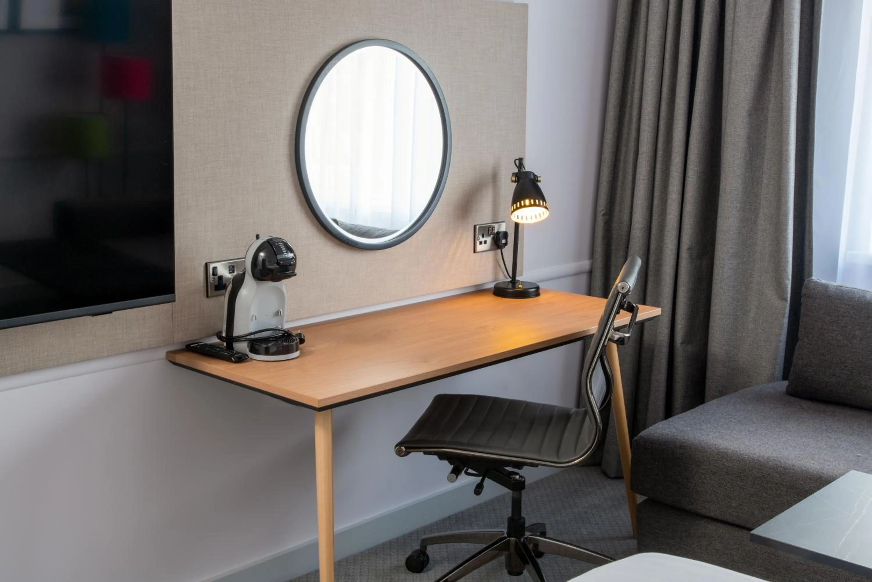 TV and multimedia in Holiday Inn Bristol Filton by IHG