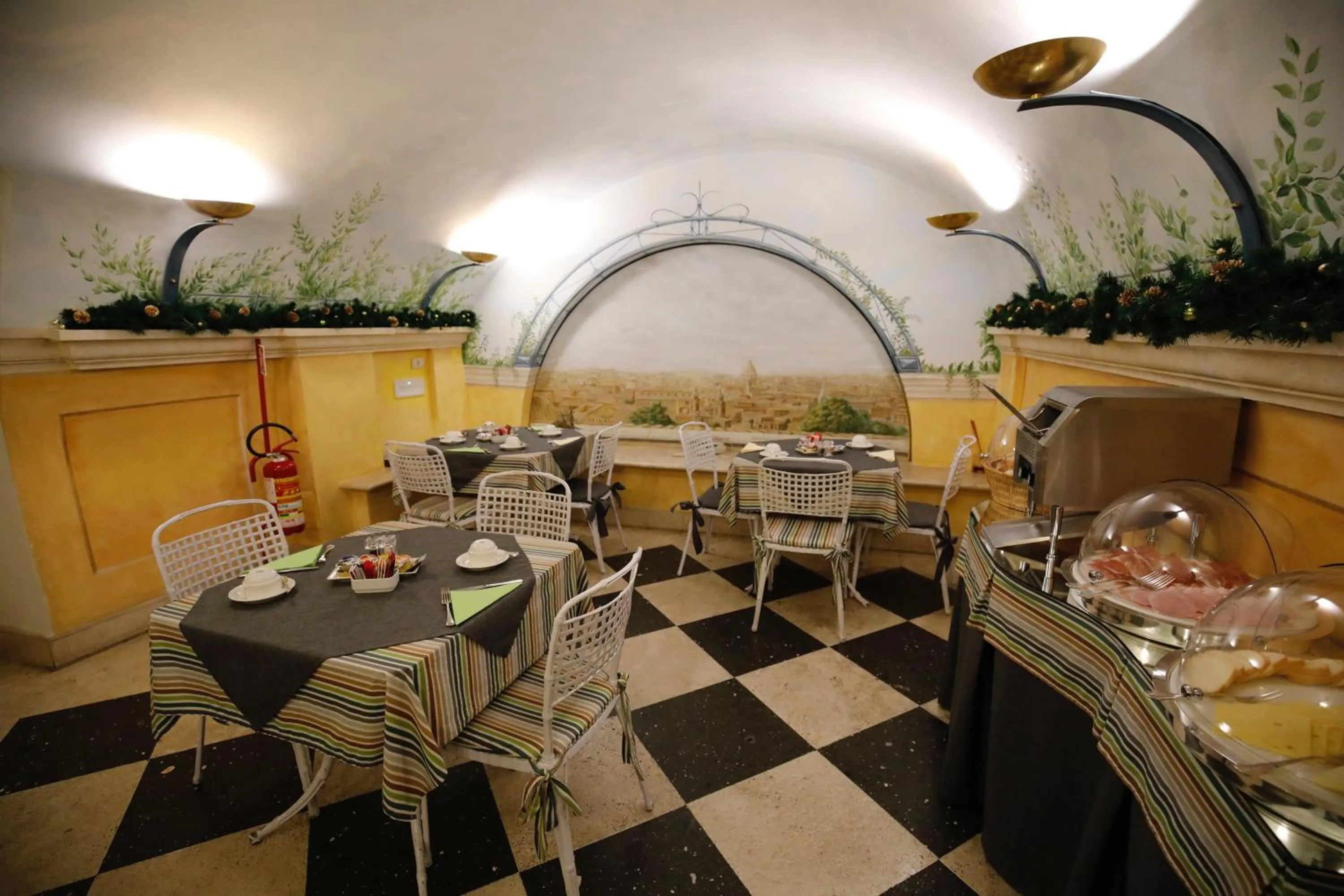 Restaurant/places to eat in Hotel S. Anna