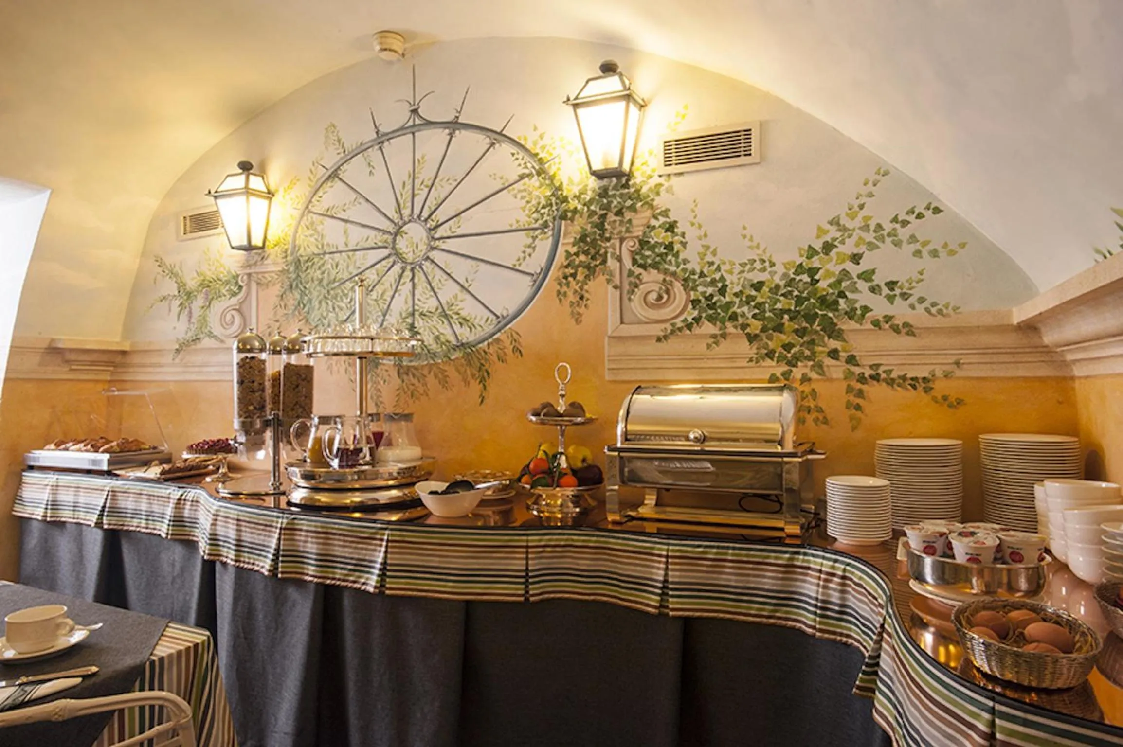 Restaurant/places to eat in Hotel S. Anna