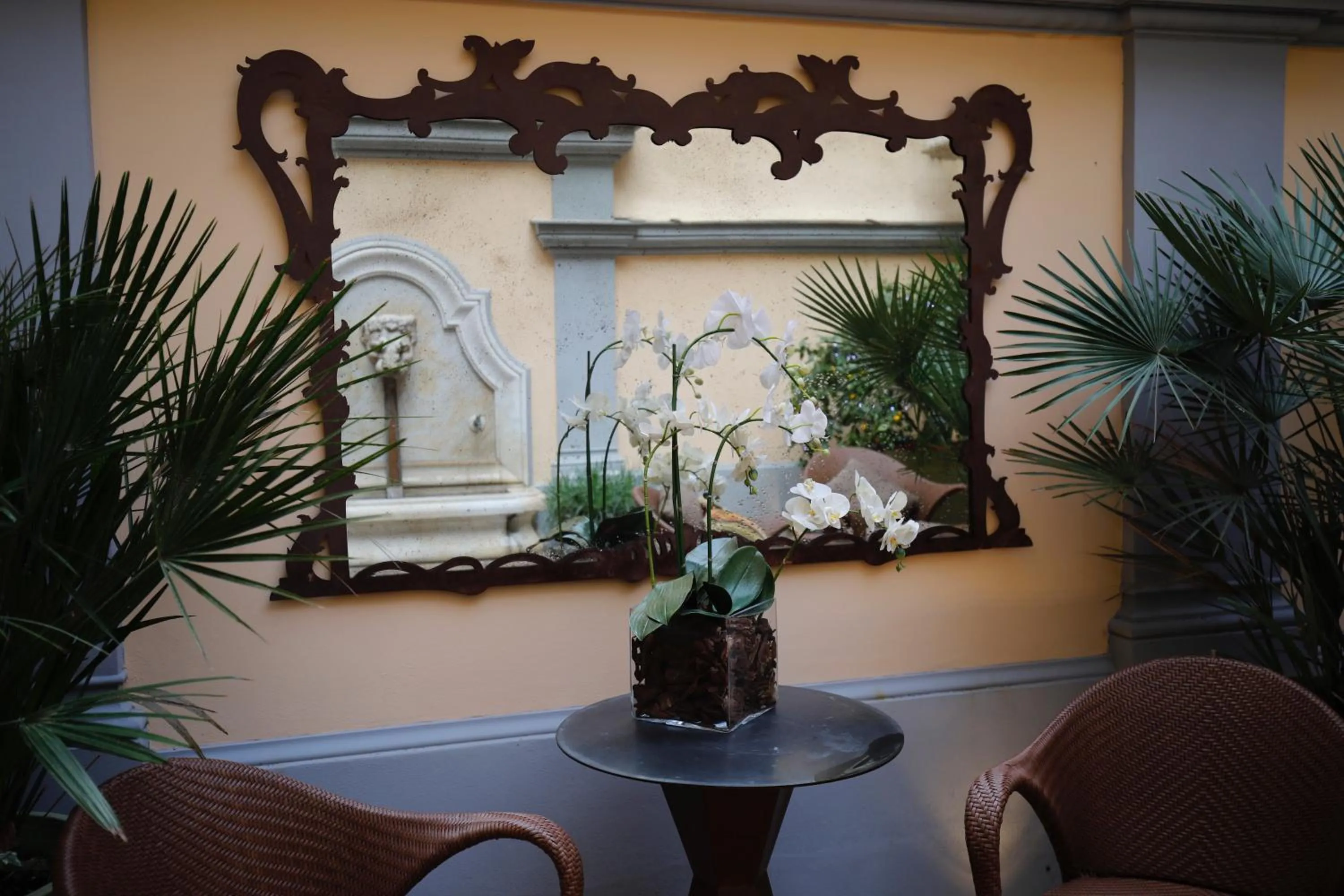 Decorative detail in Hotel S. Anna