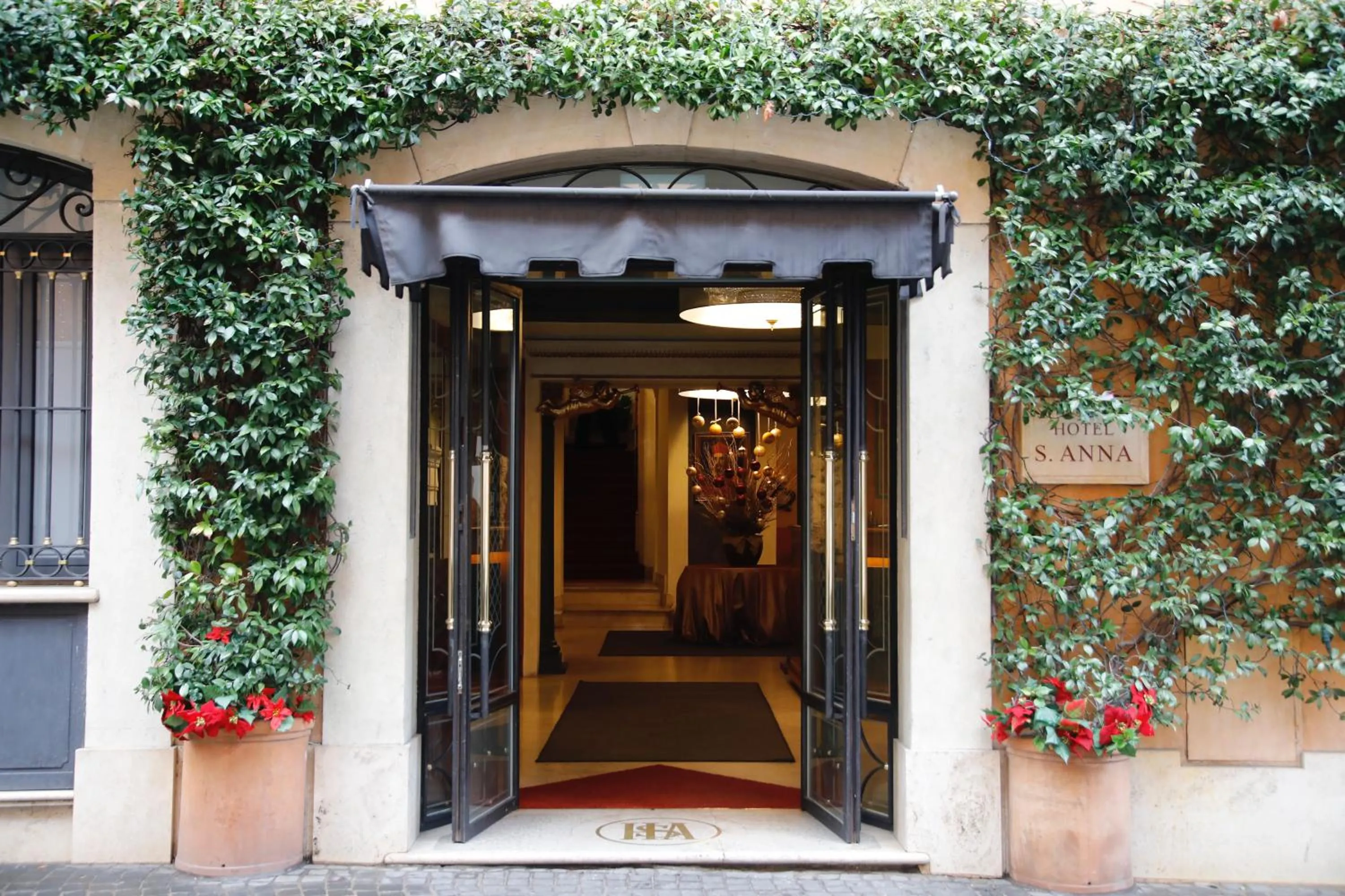 Facade/entrance in Hotel S. Anna