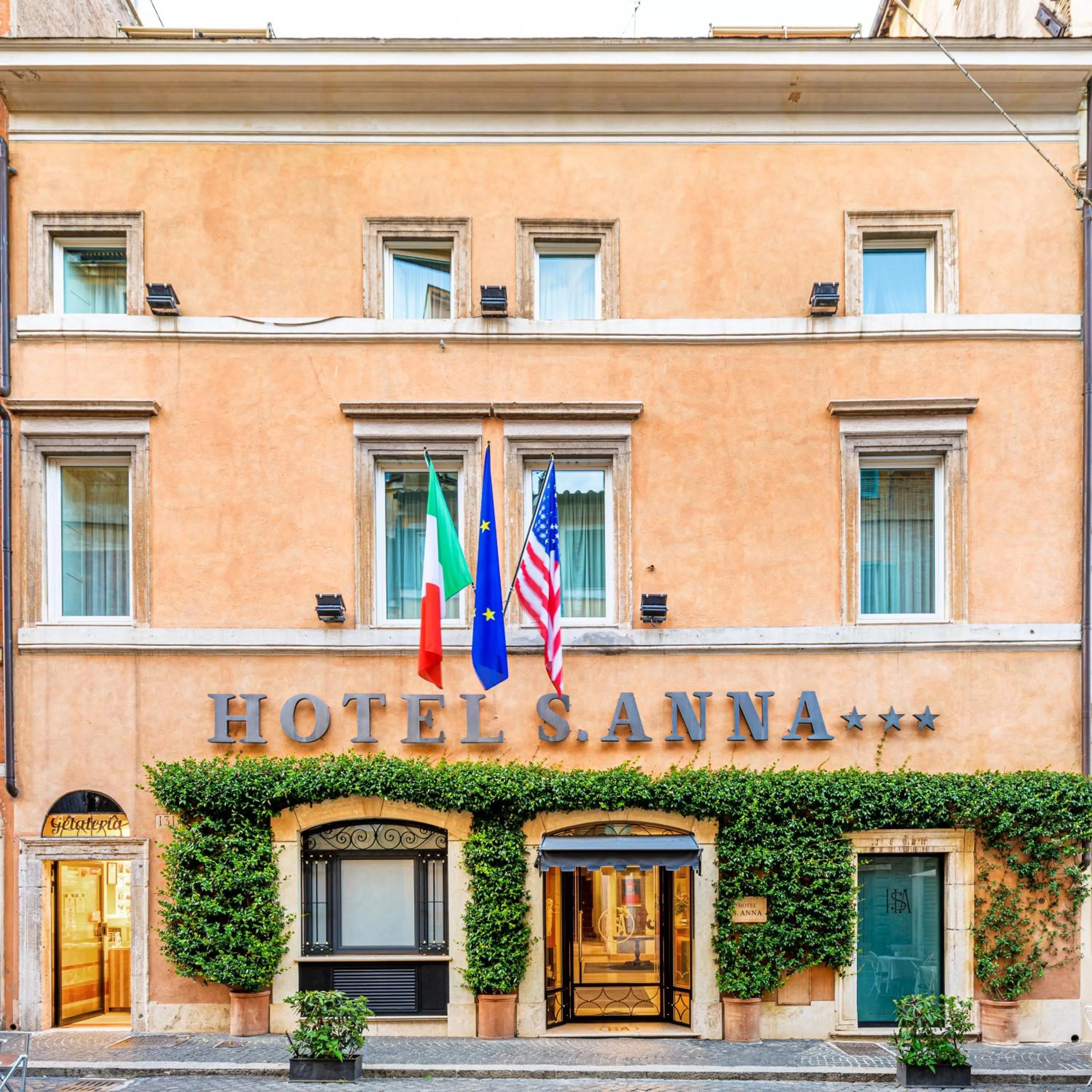 Facade/entrance in Hotel S. Anna
