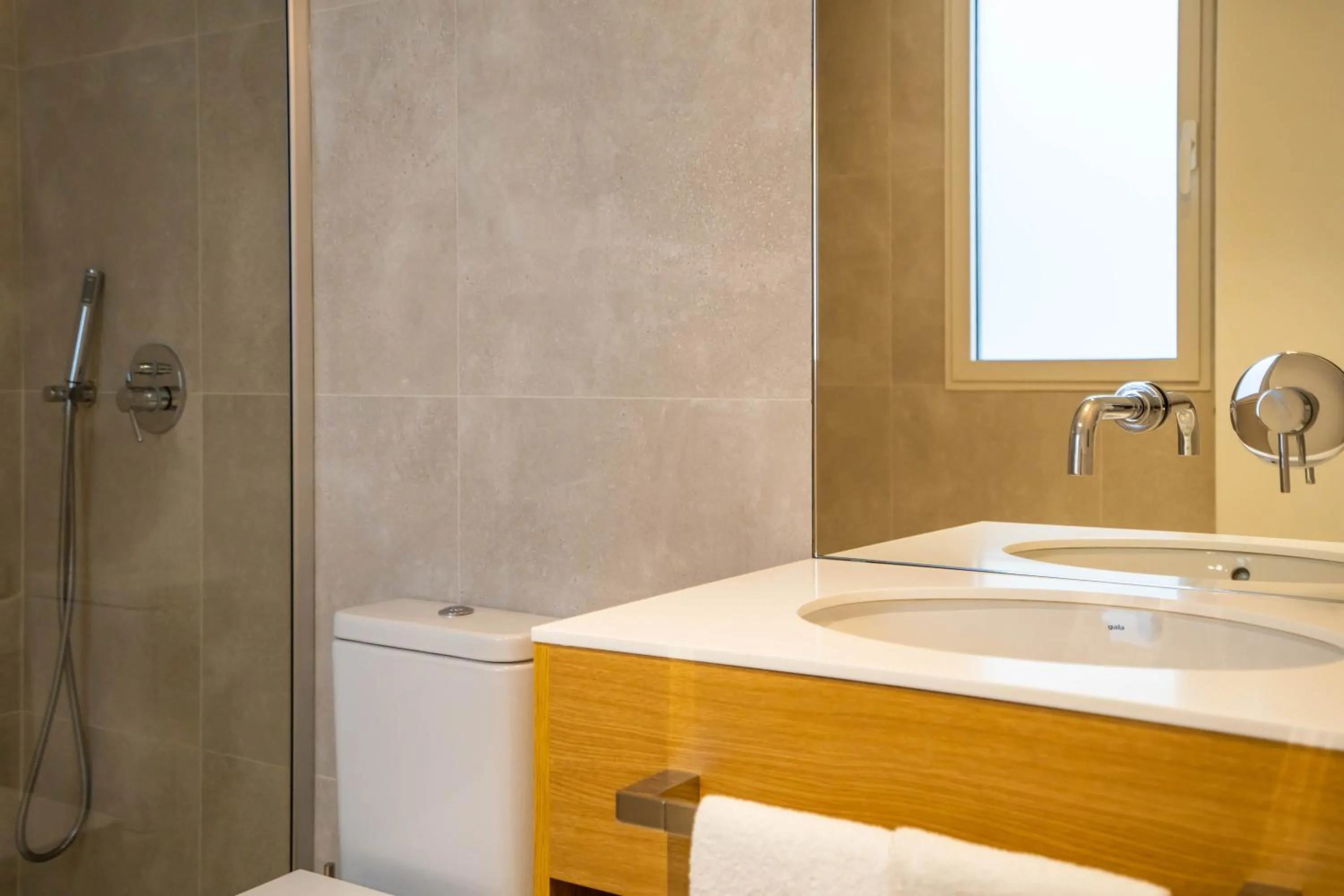 Shower in Teide Rooms