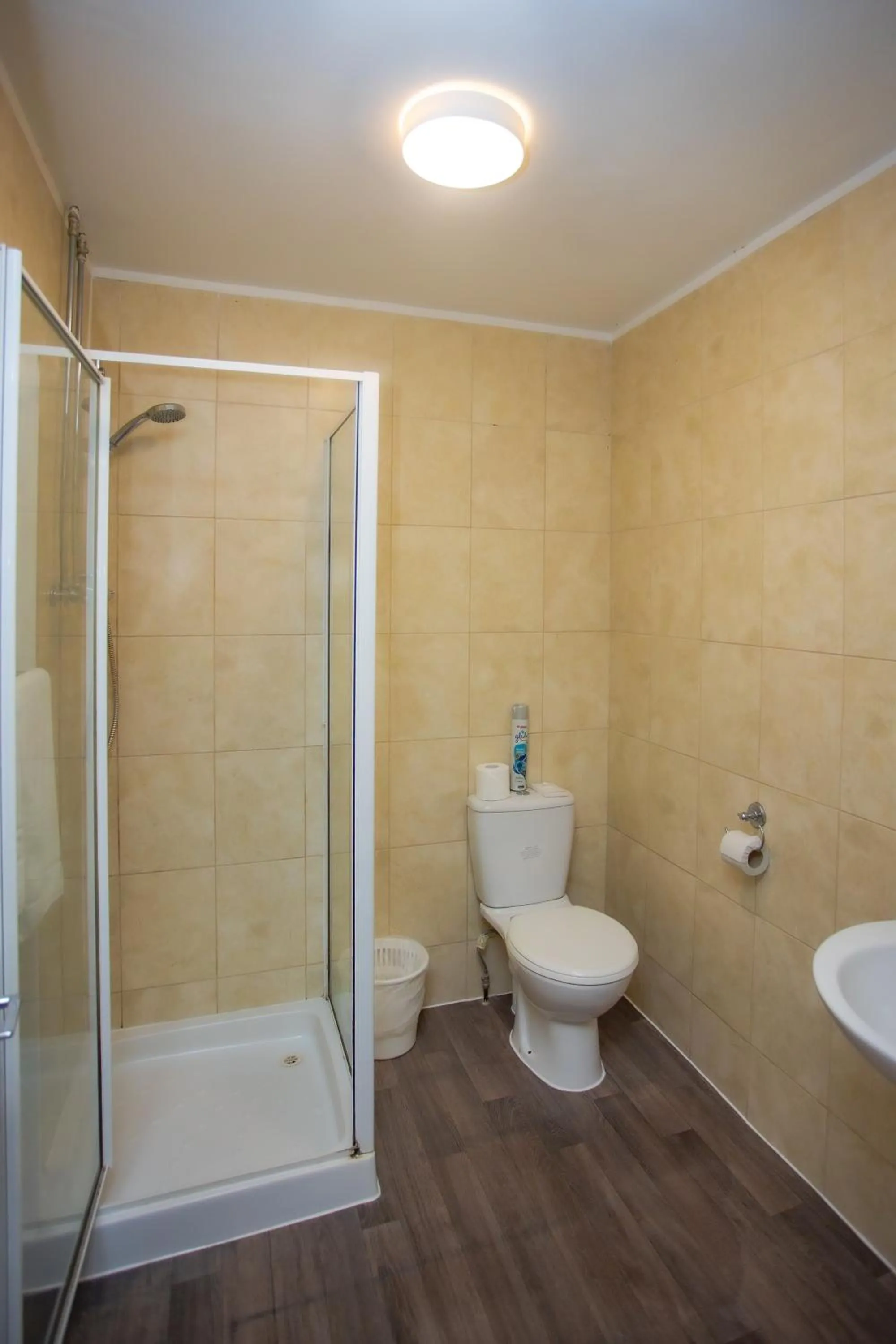 Shower in Bells Hotel