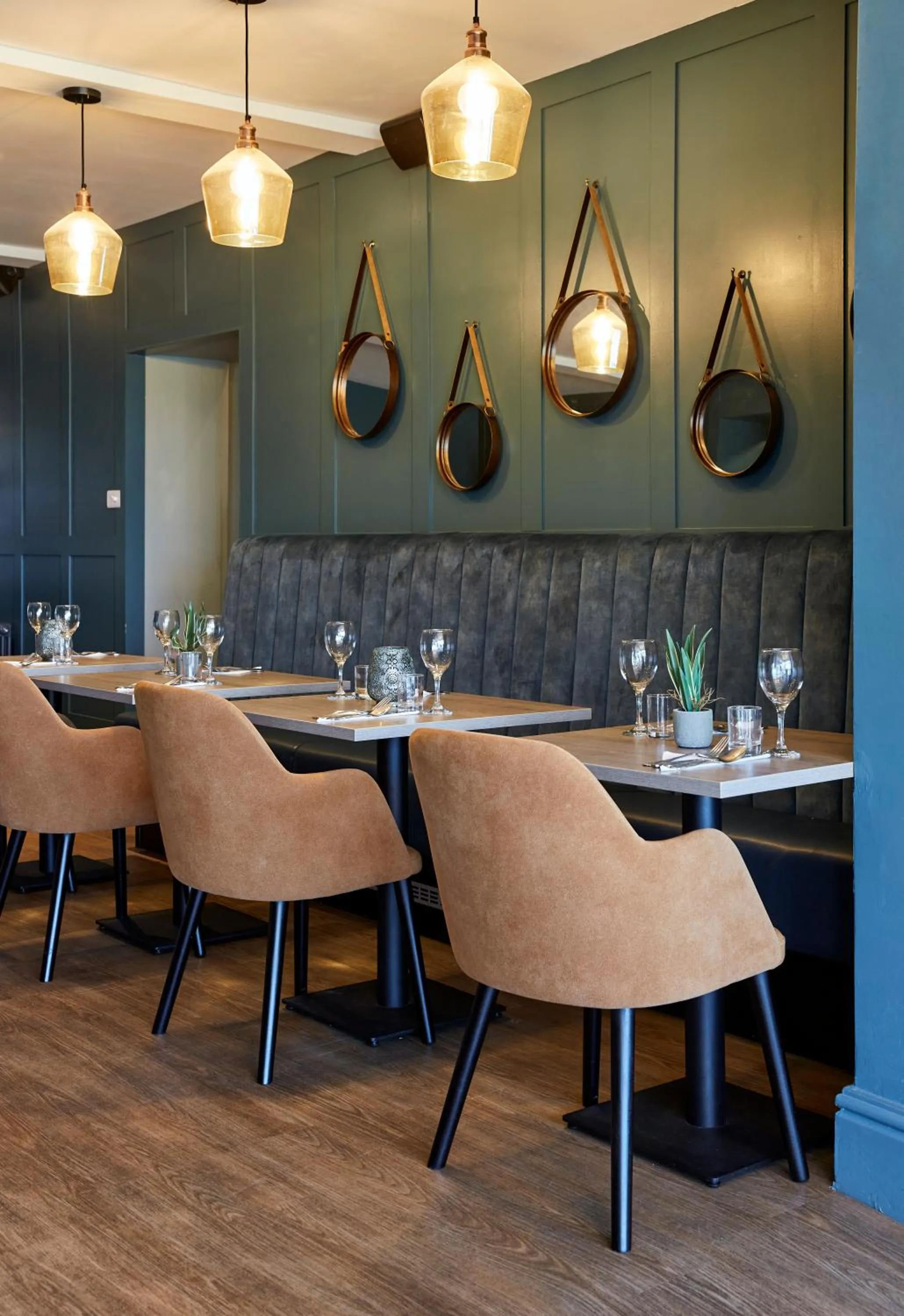 Restaurant/places to eat in Bells Hotel