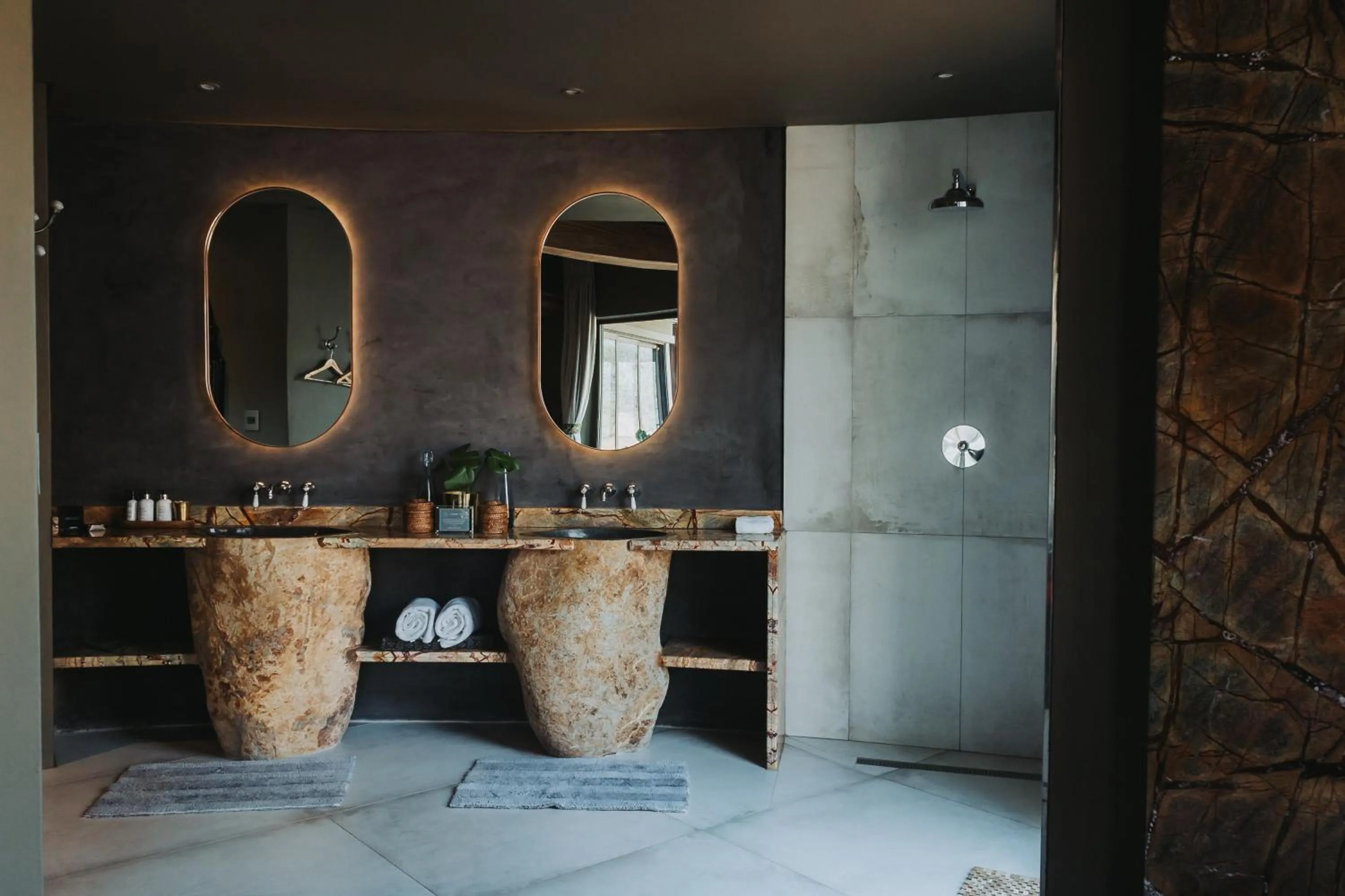 Bathroom in Lush Private Game Lodge