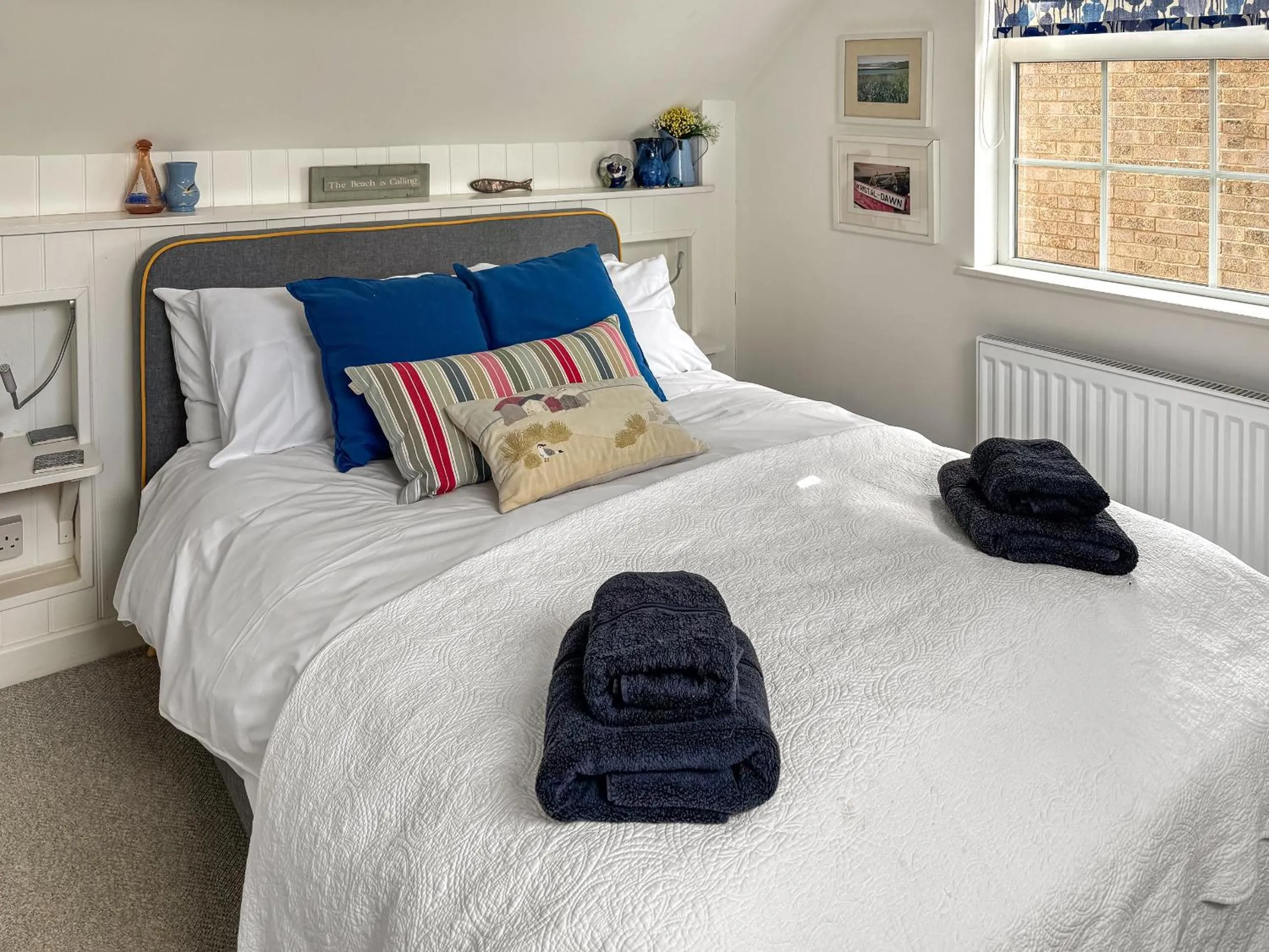 Property building, Bed in Beach Haven