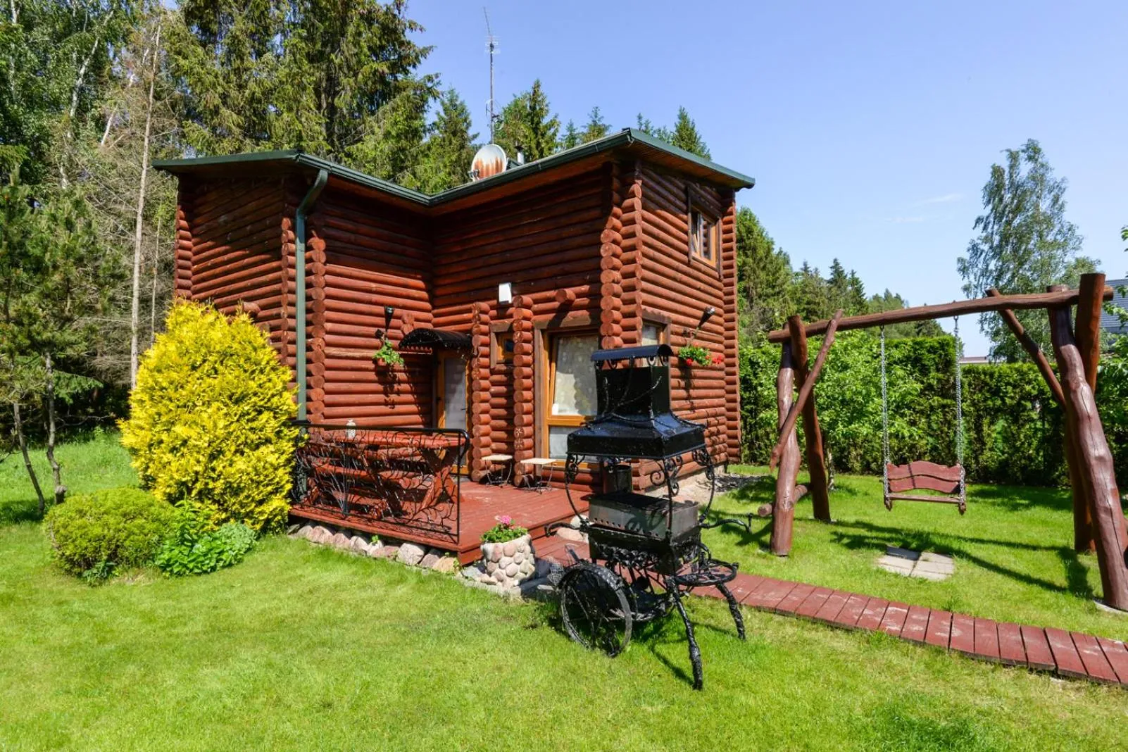 Property building in Eimio Vila