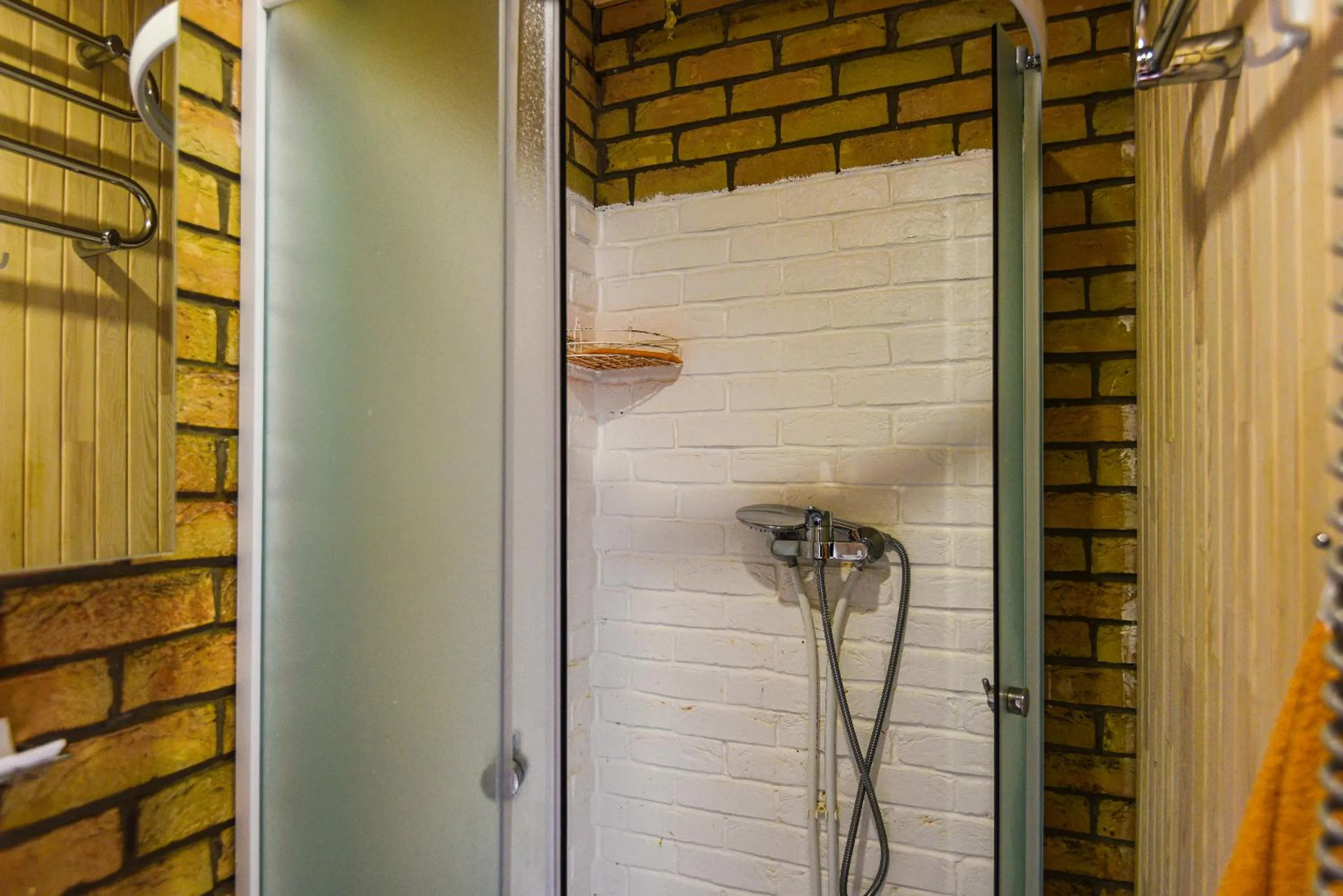 Shower in Eimio Vila