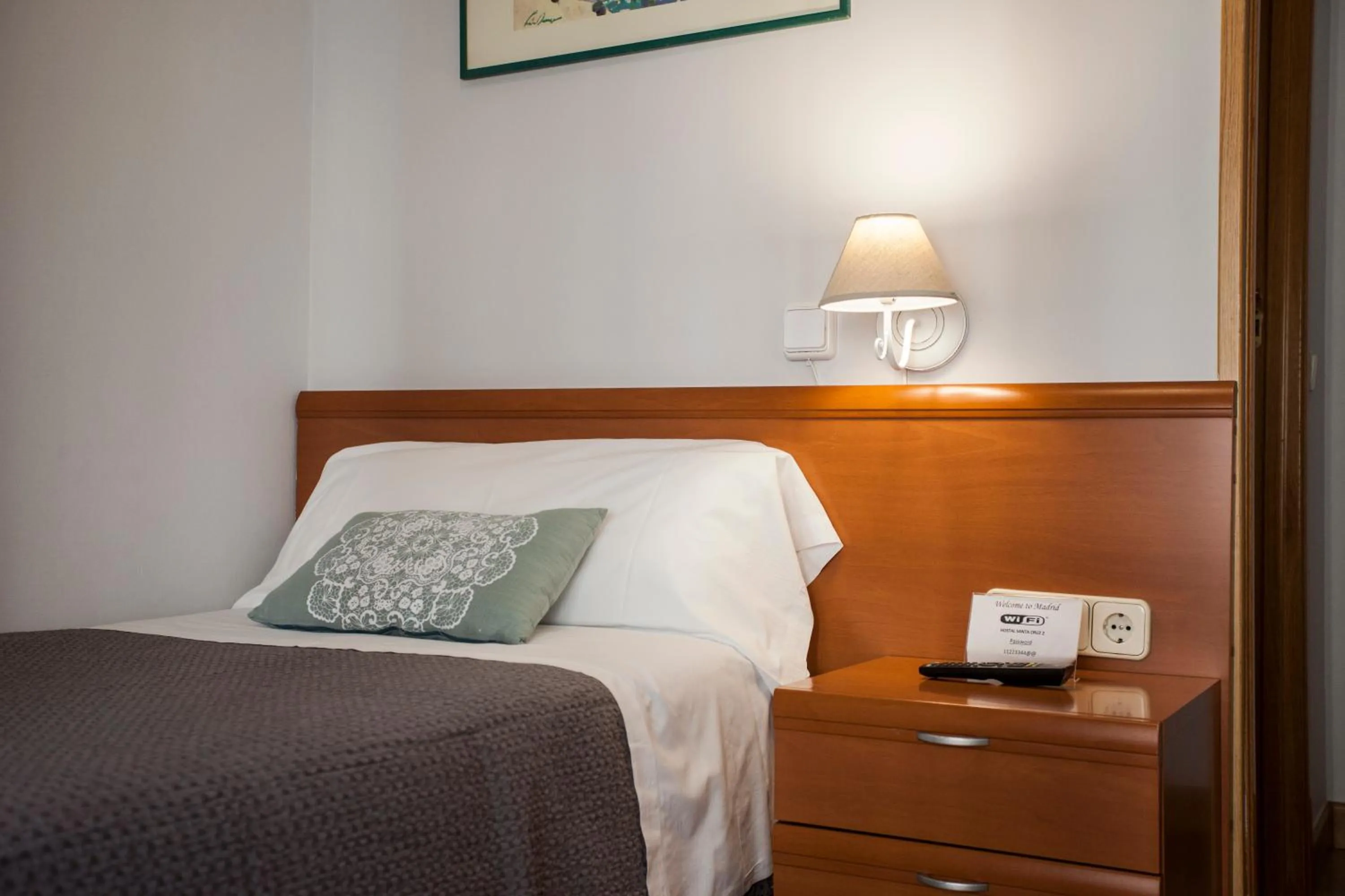 Bed in Hostal Santa Cruz