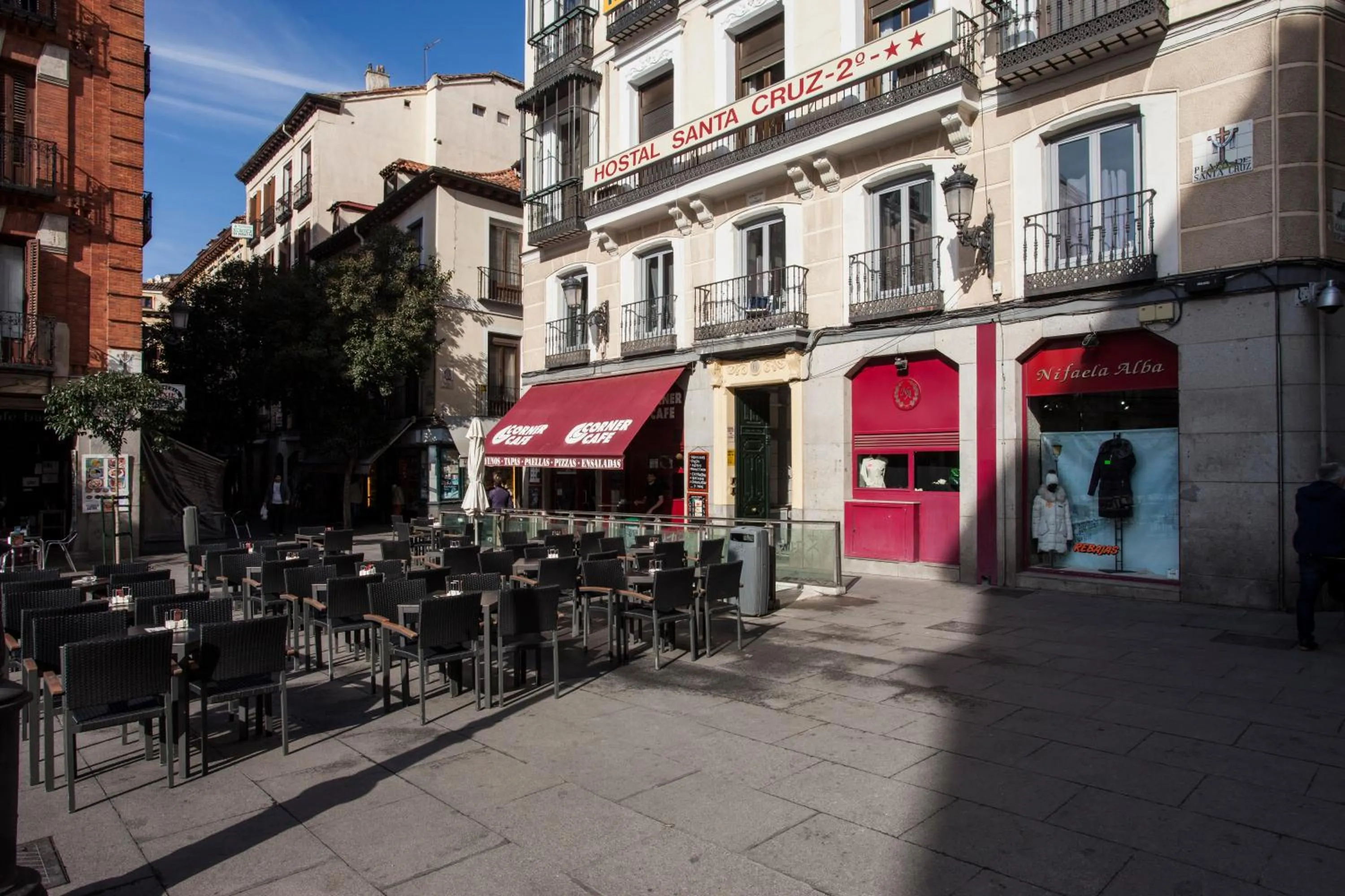 Property building in Hostal Santa Cruz