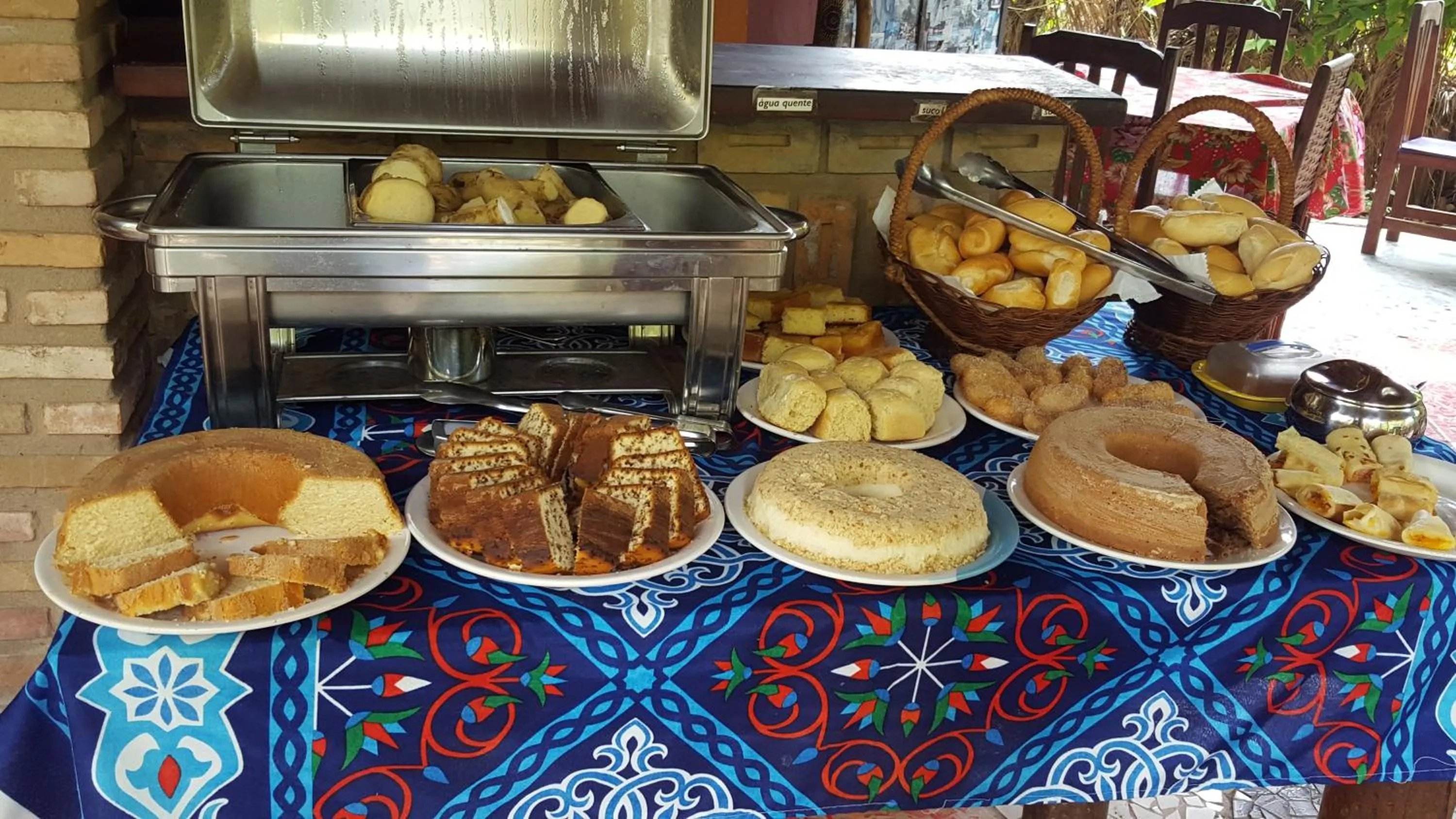 Buffet breakfast in Imbassaí Pousada Hostel Lujimba