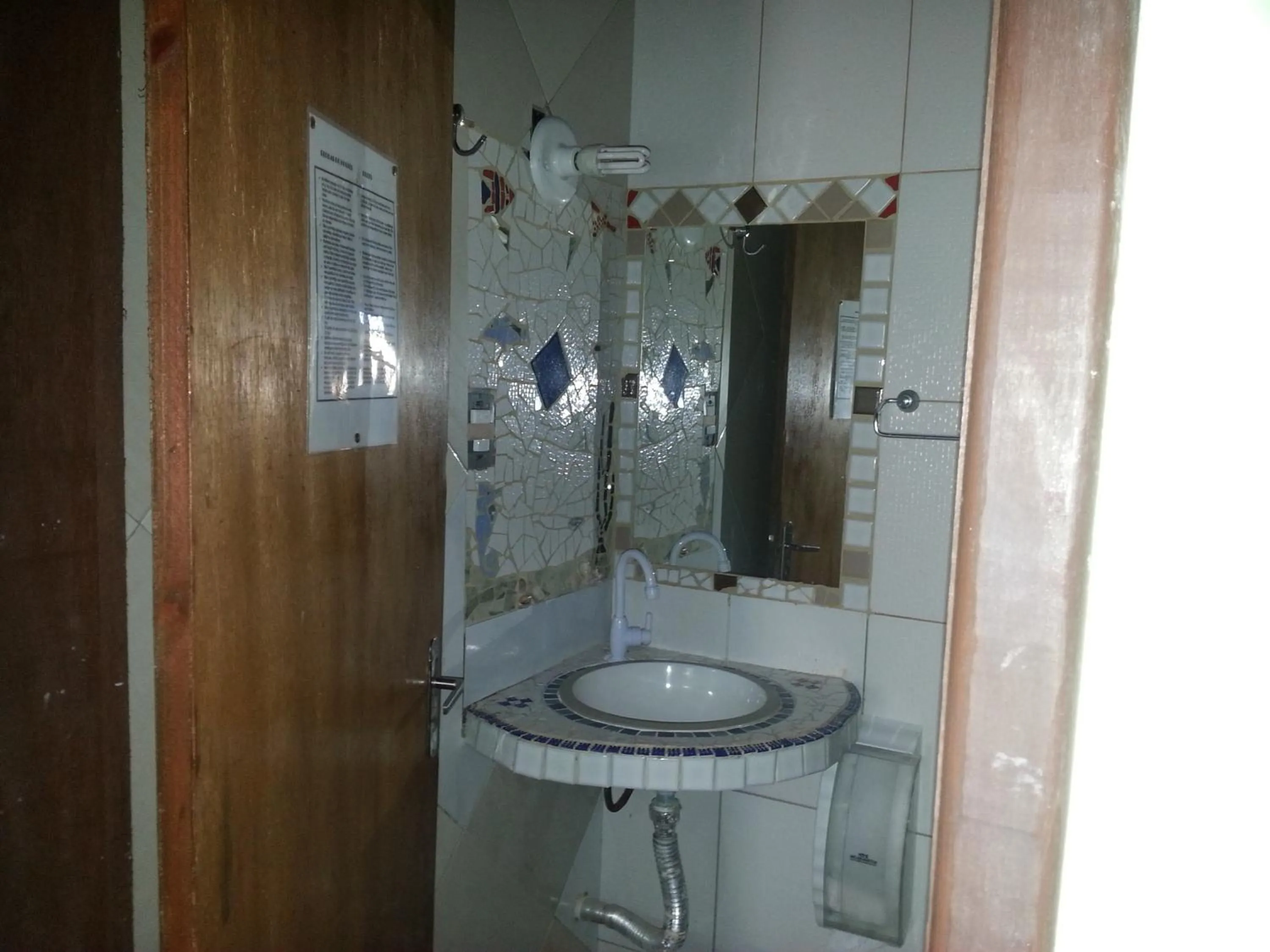 Bathroom in Imbassaí Pousada Hostel Lujimba