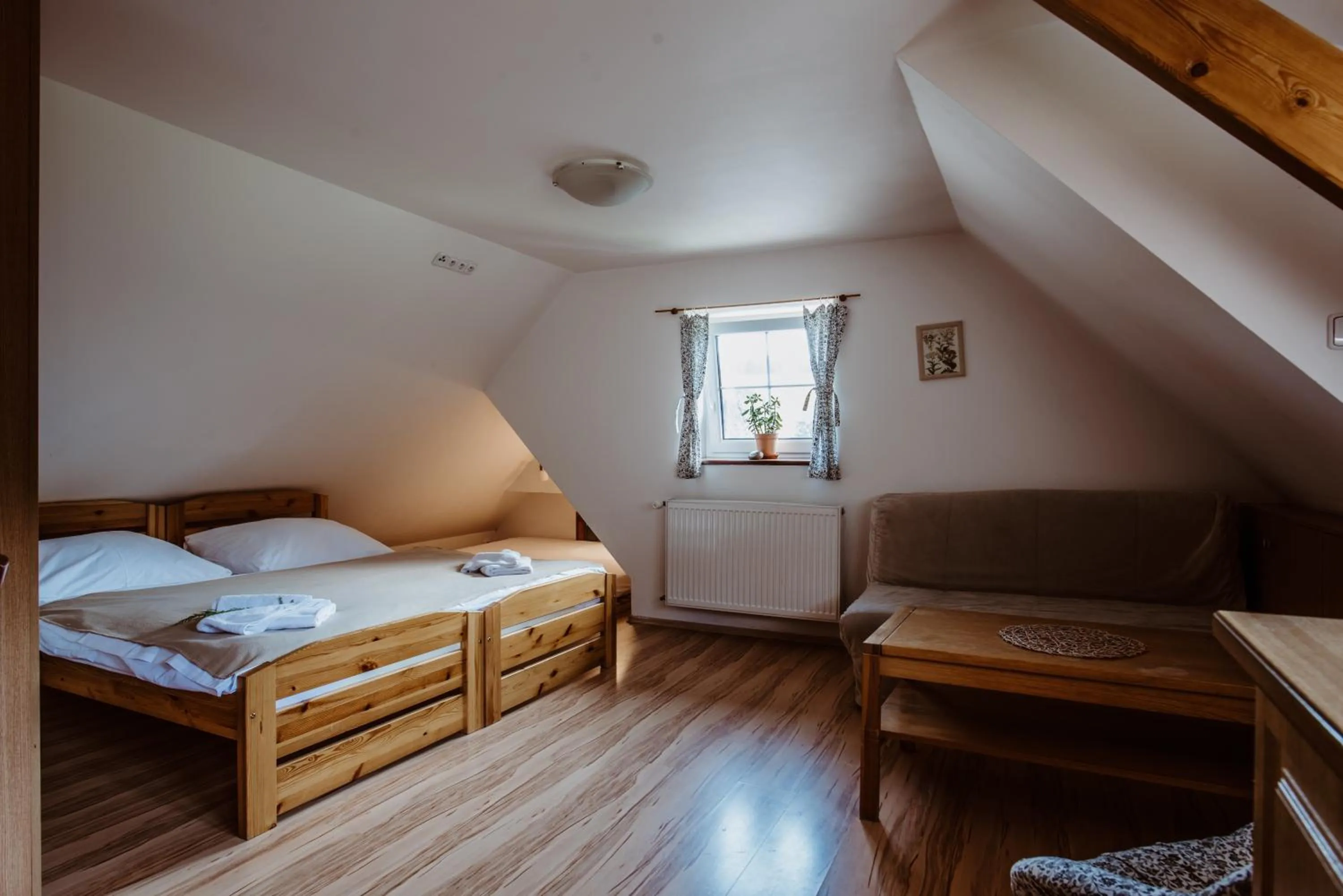 Bedroom, Bed in Pension Styl