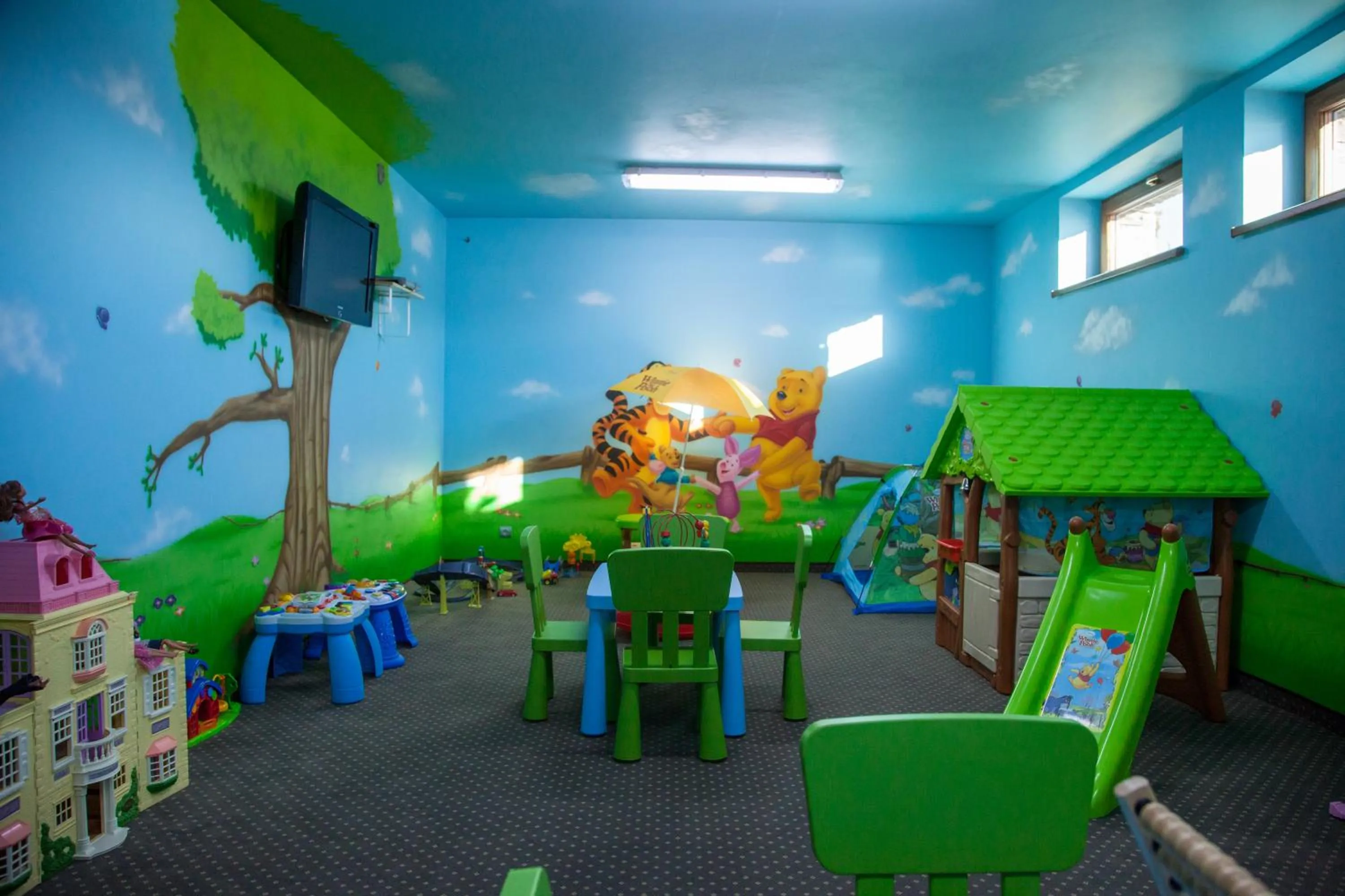 Kids's club in Silverton -sauna,jacuzzi,mini siłownia,bar sezonowy, przyjazny rodzinom