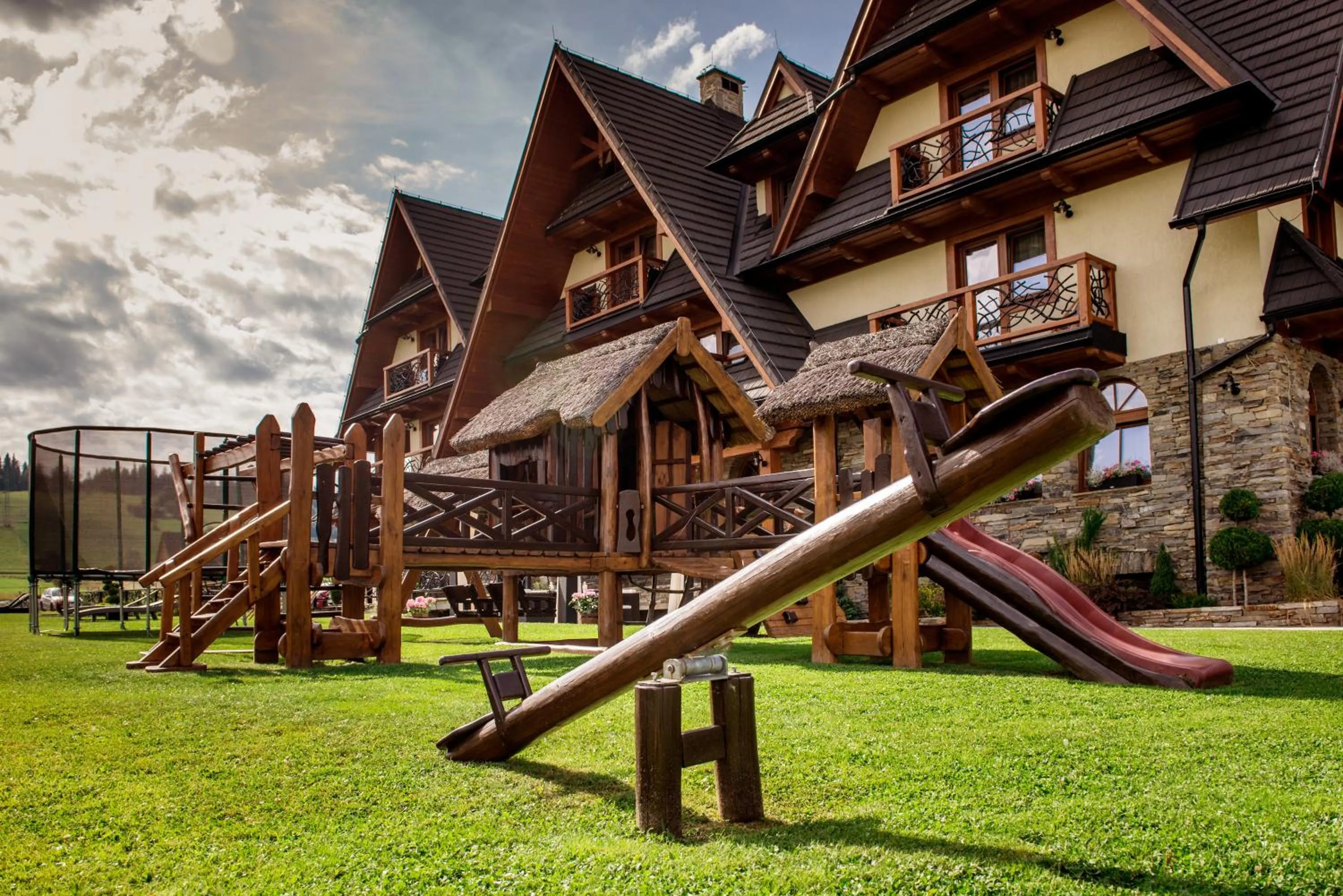 Property building in Silverton -sauna,jacuzzi,mini siłownia,bar sezonowy, przyjazny rodzinom