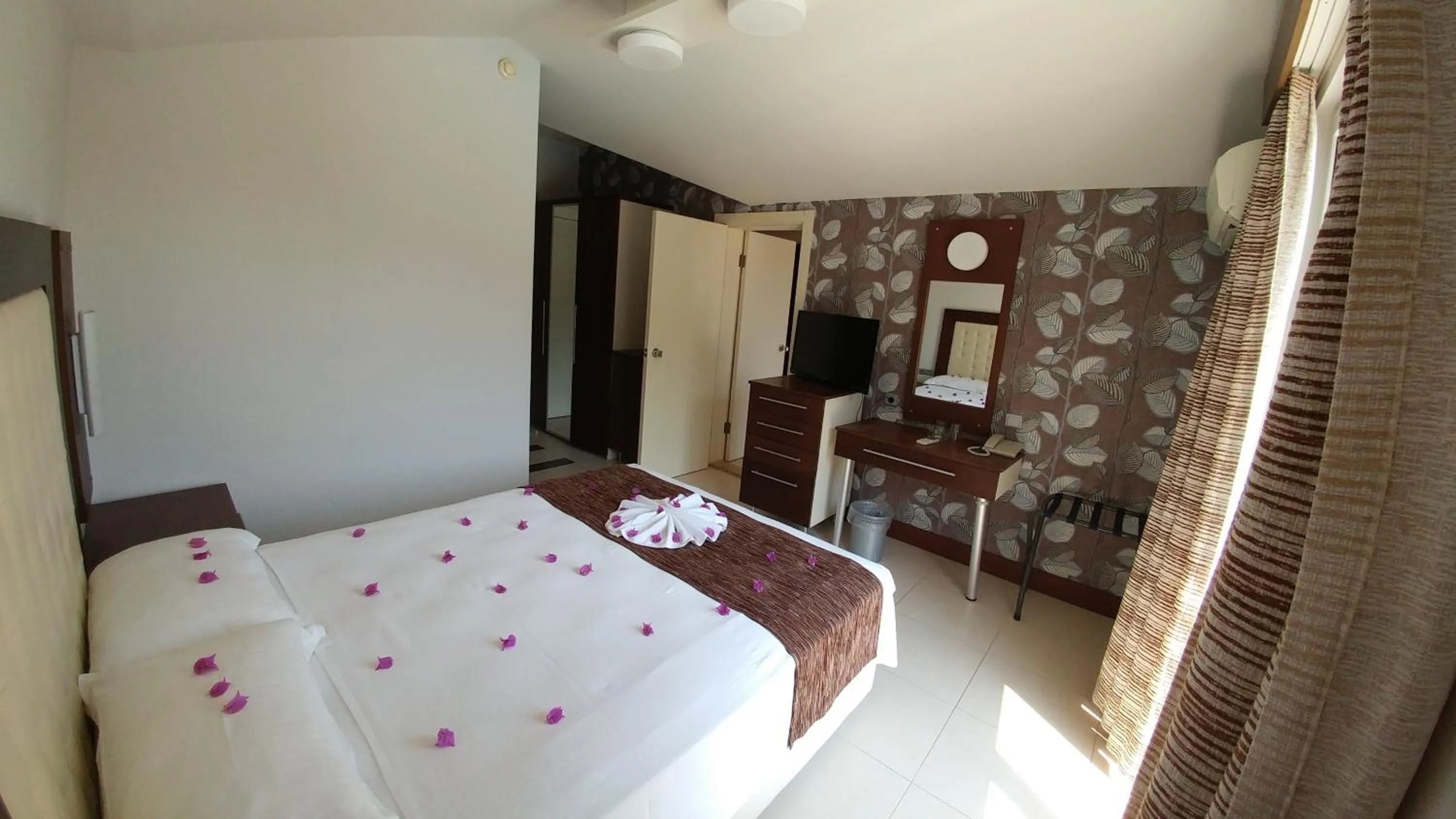 Bedroom in Club Alla Turca