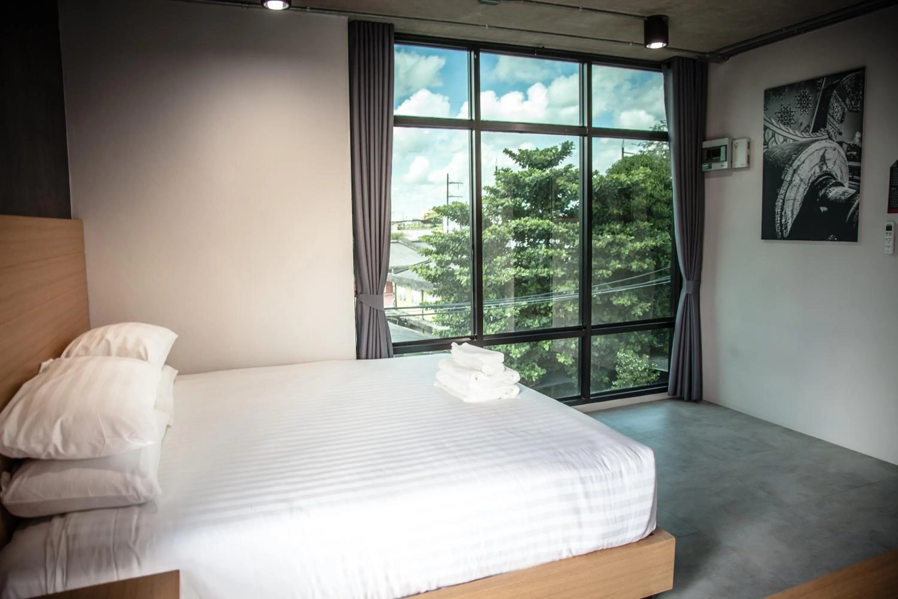 Bedroom, Bed in M1 Hotel