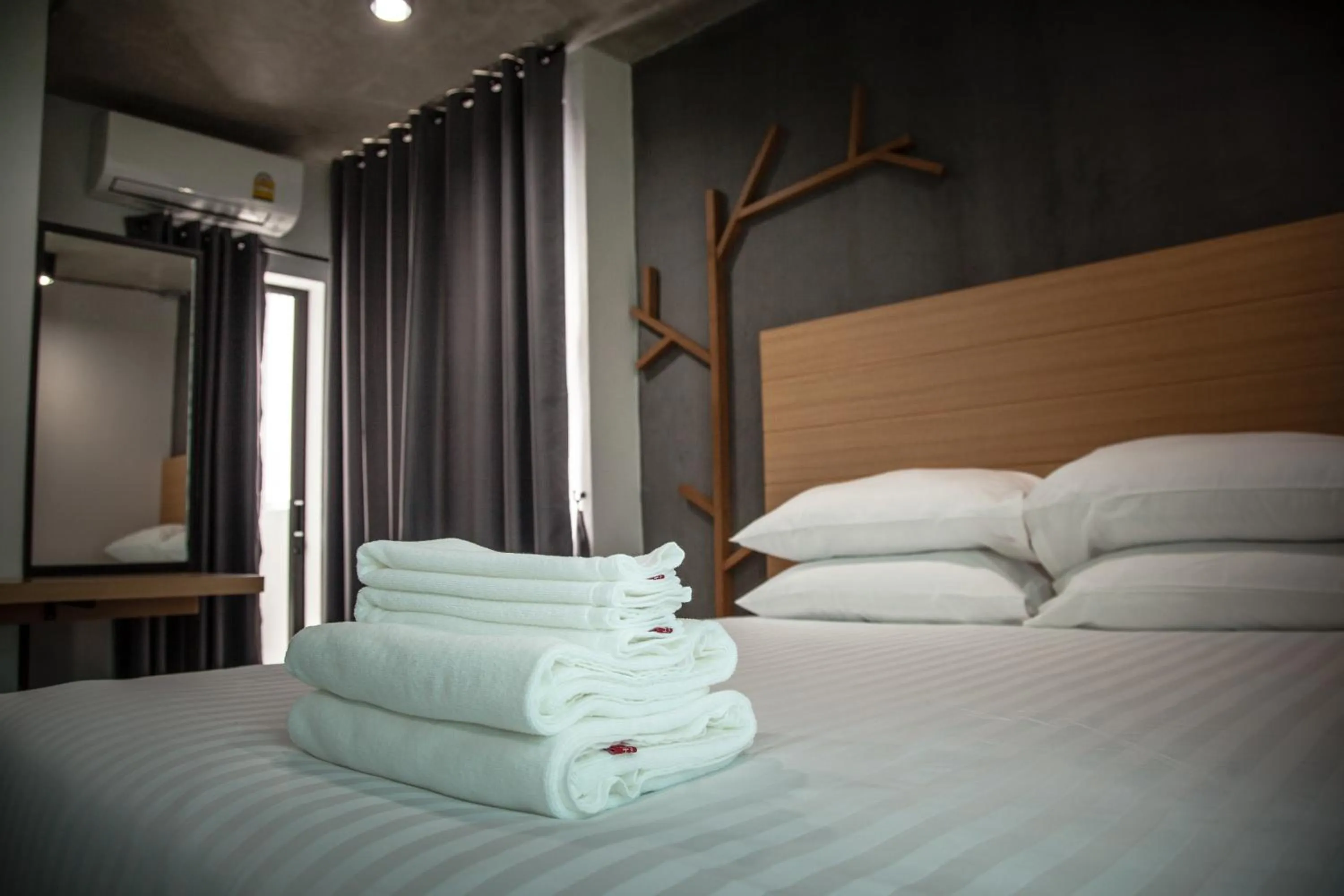 Bedroom, Bed in M1 Hotel